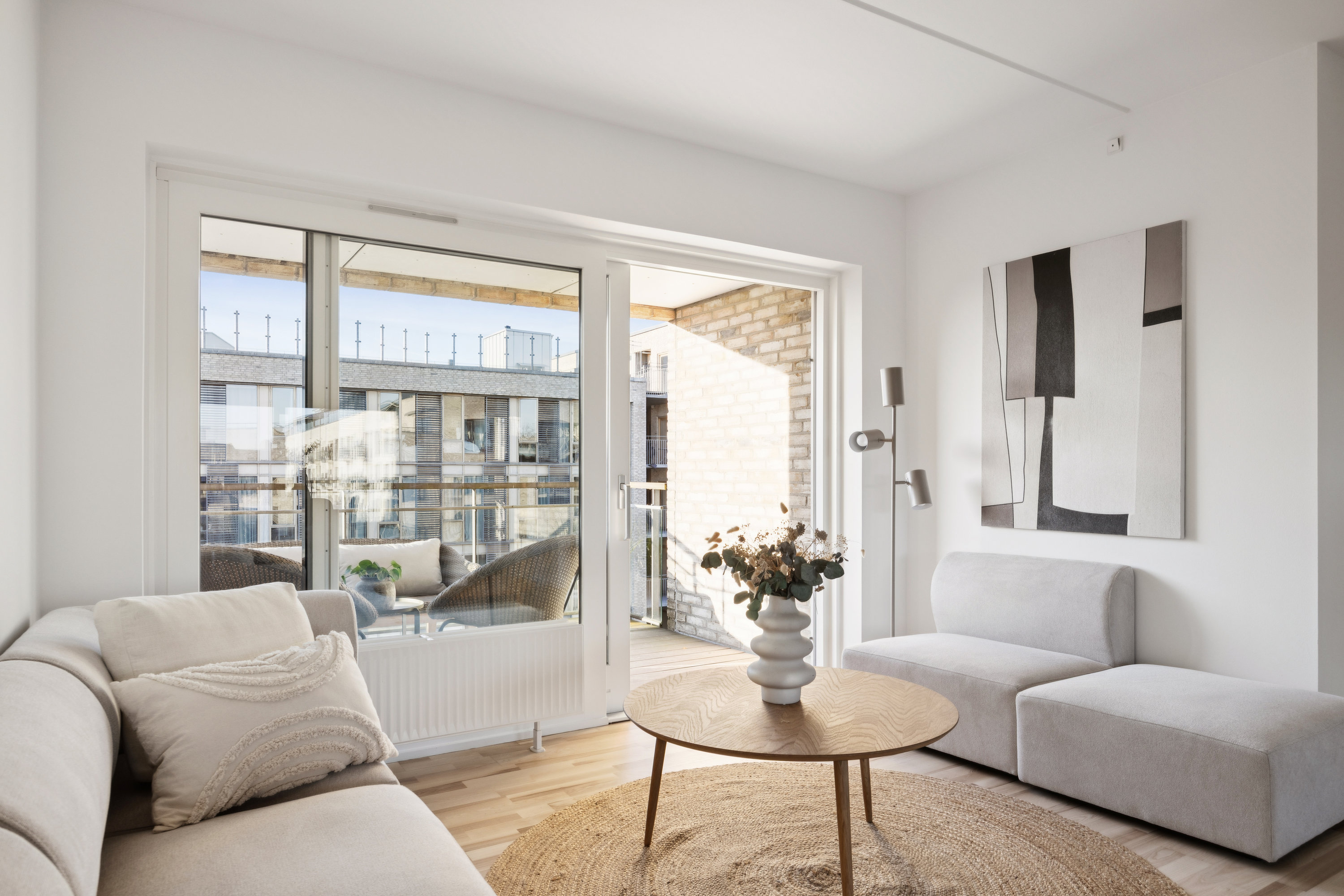 Fremhævet stue billede i fuldskærmstilstand. Billede af Elga Olgas Vej 3, 3. tv., 2000 Frederiksberg