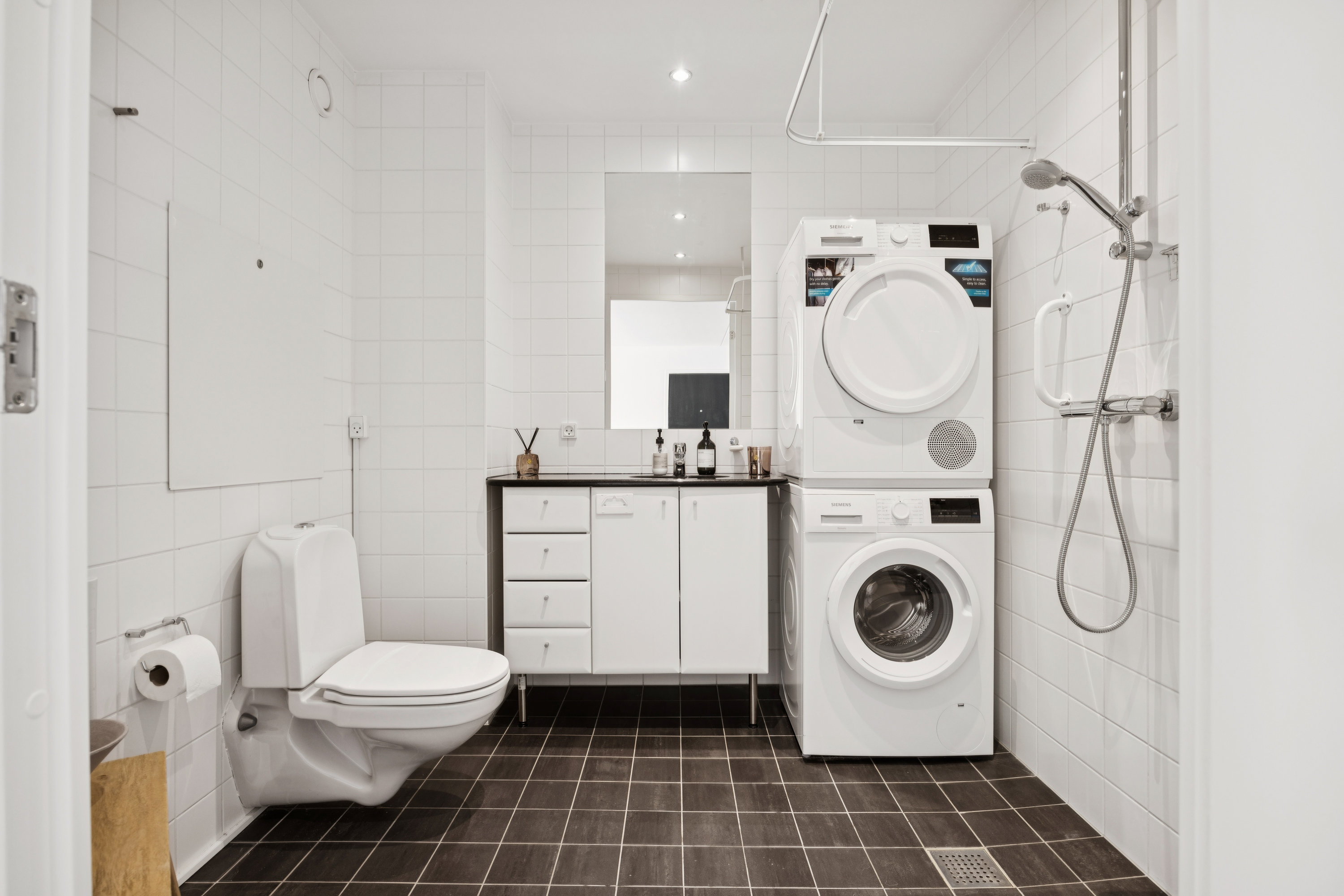 Fremhævet badeværelse billede i fuldskærmstilstand. Billede af Elga Olgas Vej 3, 3. tv., 2000 Frederiksberg