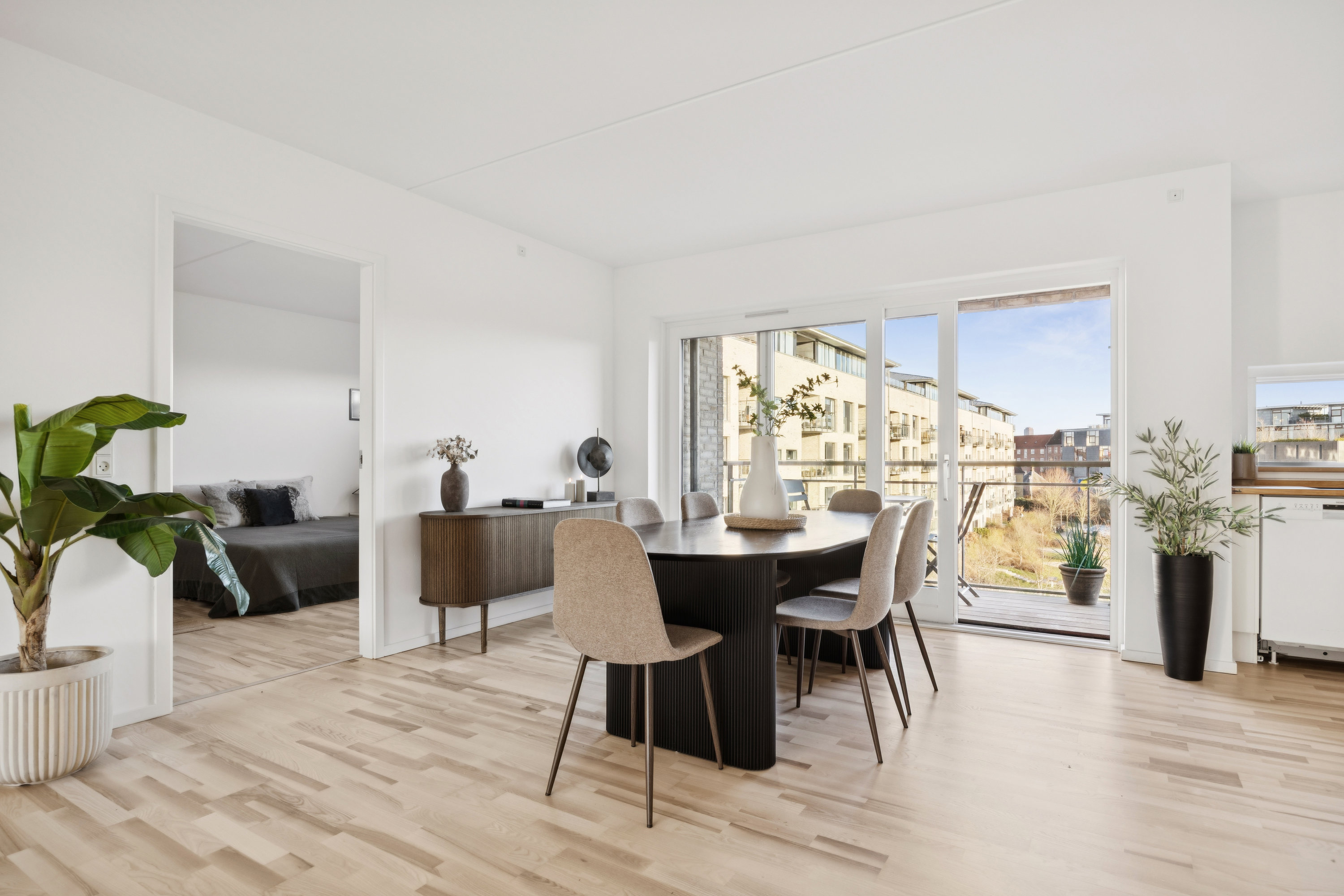 Fremhævet stue billede i fuldskærmstilstand. Billede af Elga Olgas Vej 3, 3. tv., 2000 Frederiksberg