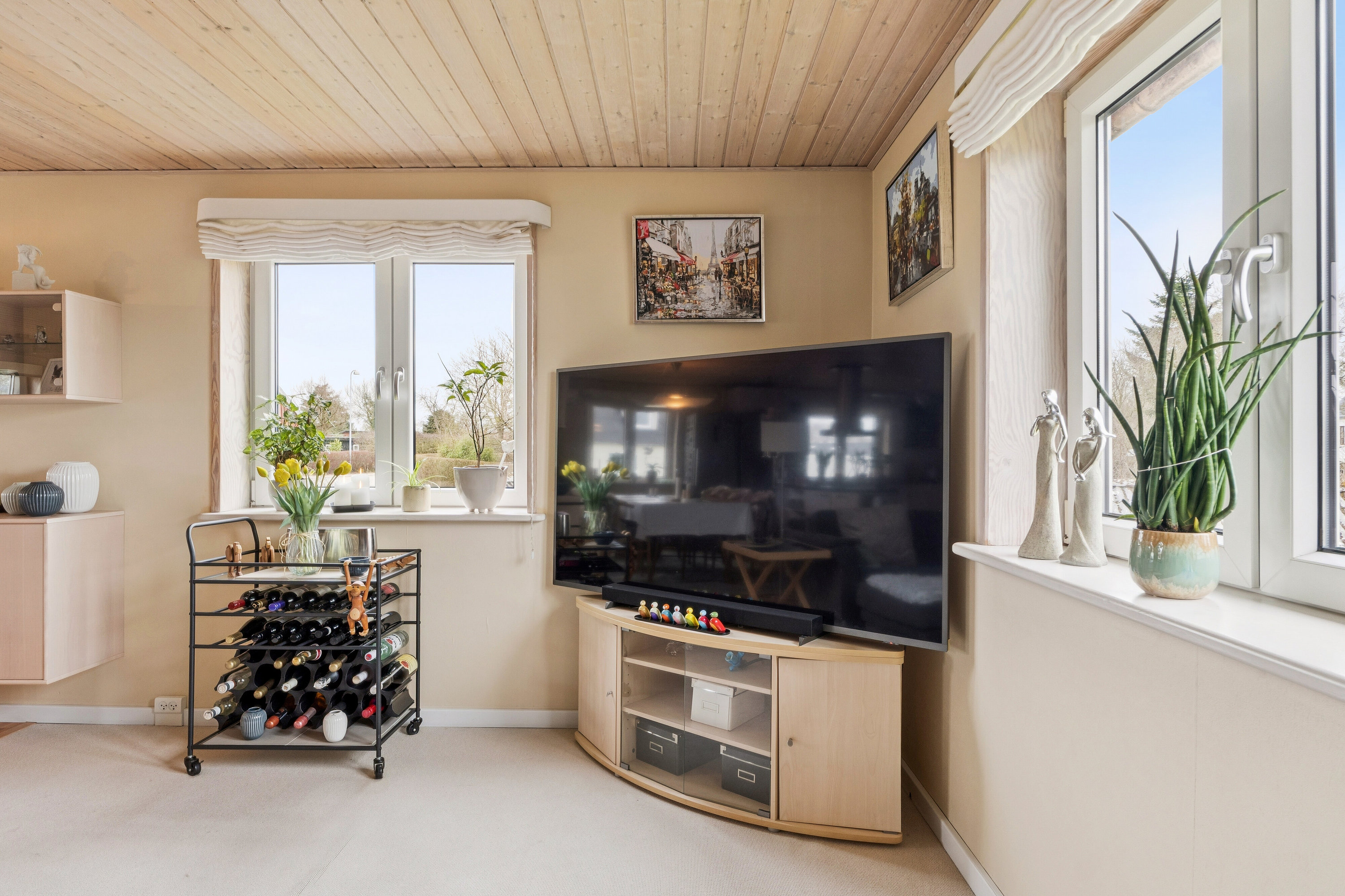 Fremhævet stue billede i fuldskærmstilstand. Billede af Elmevej 2C, 9800 Hjørring