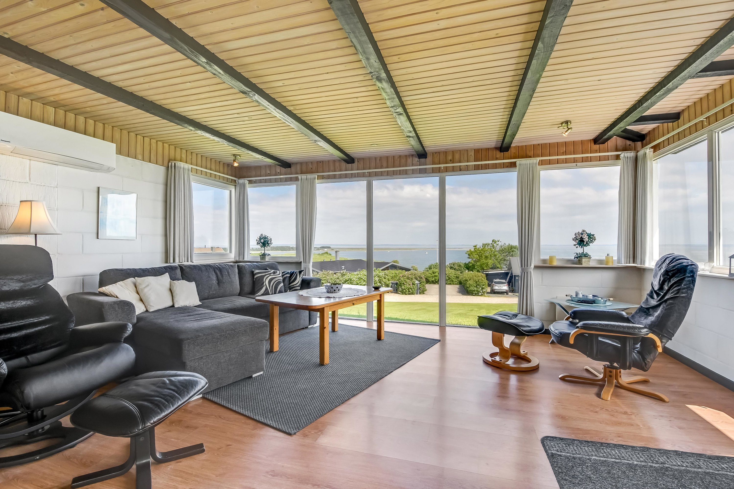 Fremhævet  billede i fuldskærmstilstand. Billede af Syrenvej 87, Tørring, 7620 Lemvig