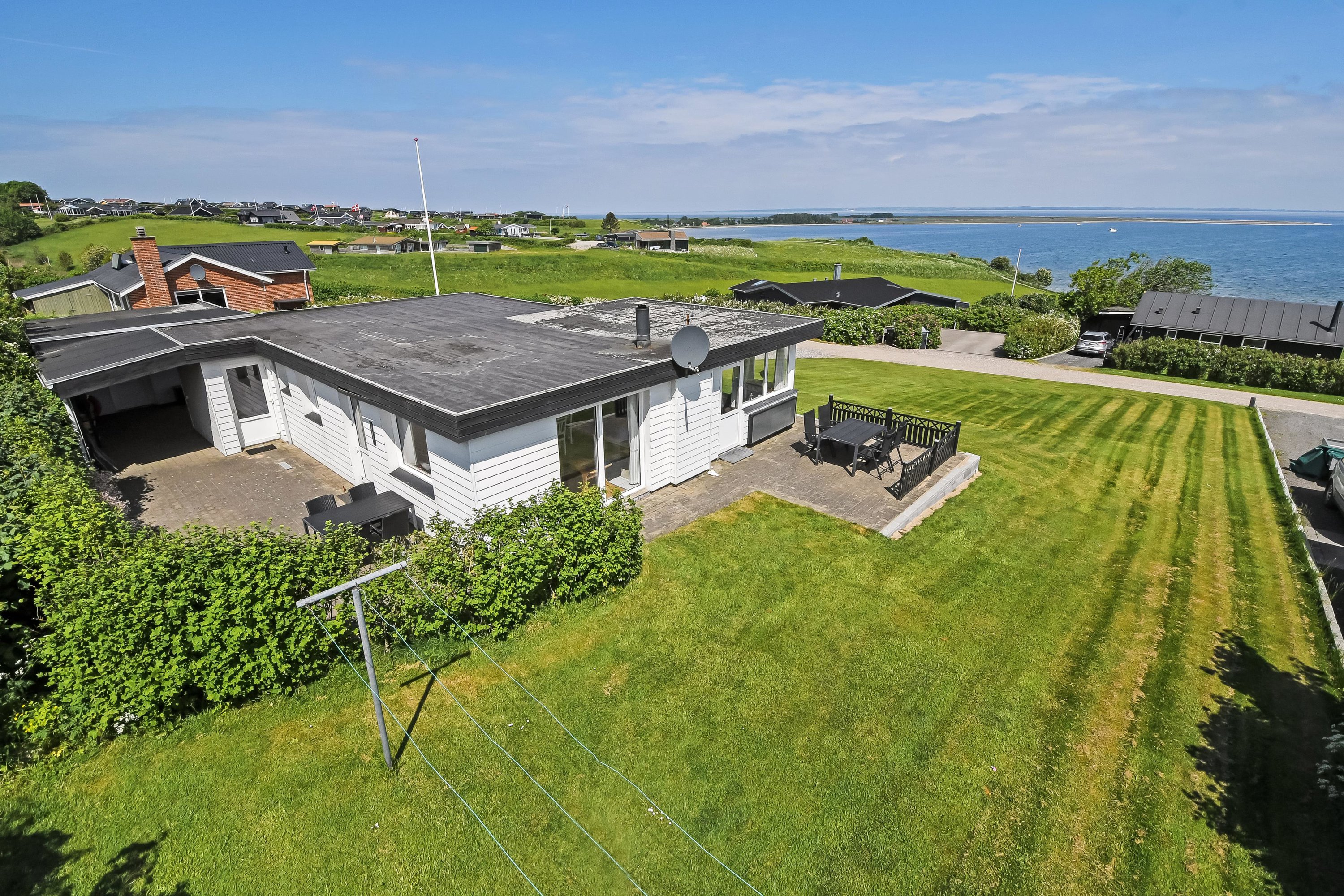 Fremhævet  billede i fuldskærmstilstand. Billede af Syrenvej 87, Tørring, 7620 Lemvig