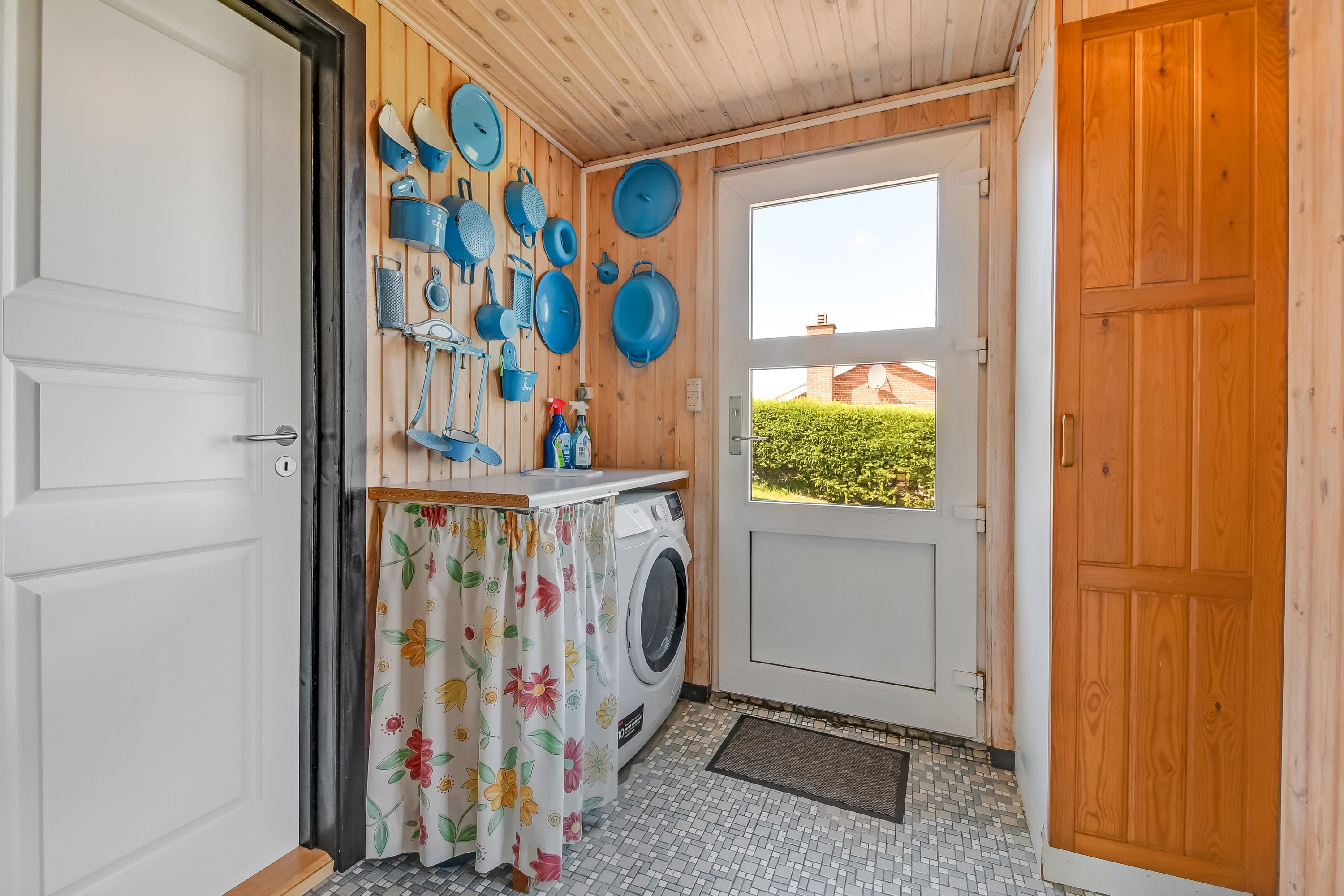 Fremhævet  billede i fuldskærmstilstand. Billede af Syrenvej 87, Tørring, 7620 Lemvig