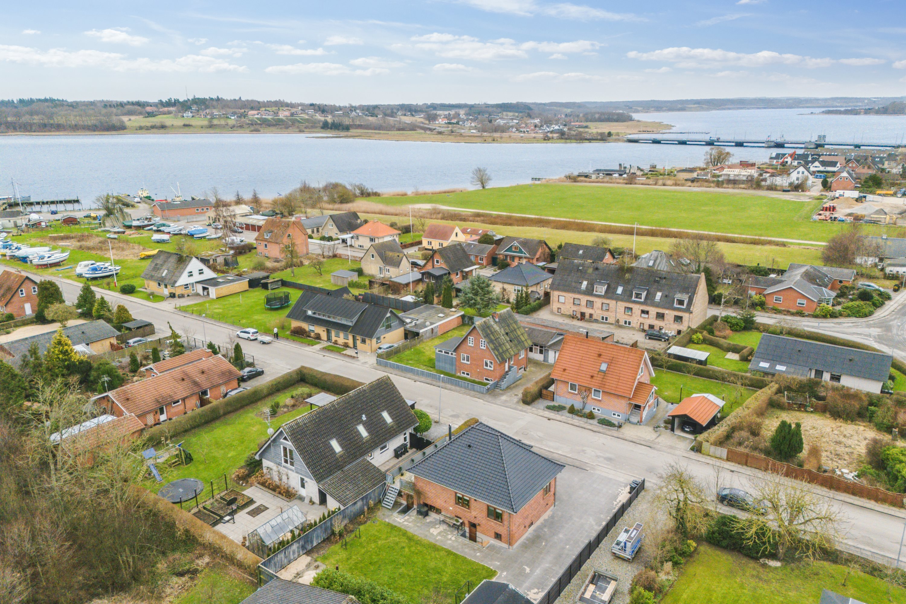 Fremhævet luftfoto billede i fuldskærmstilstand. Billede af Bådsstræde 3, 9560 Hadsund