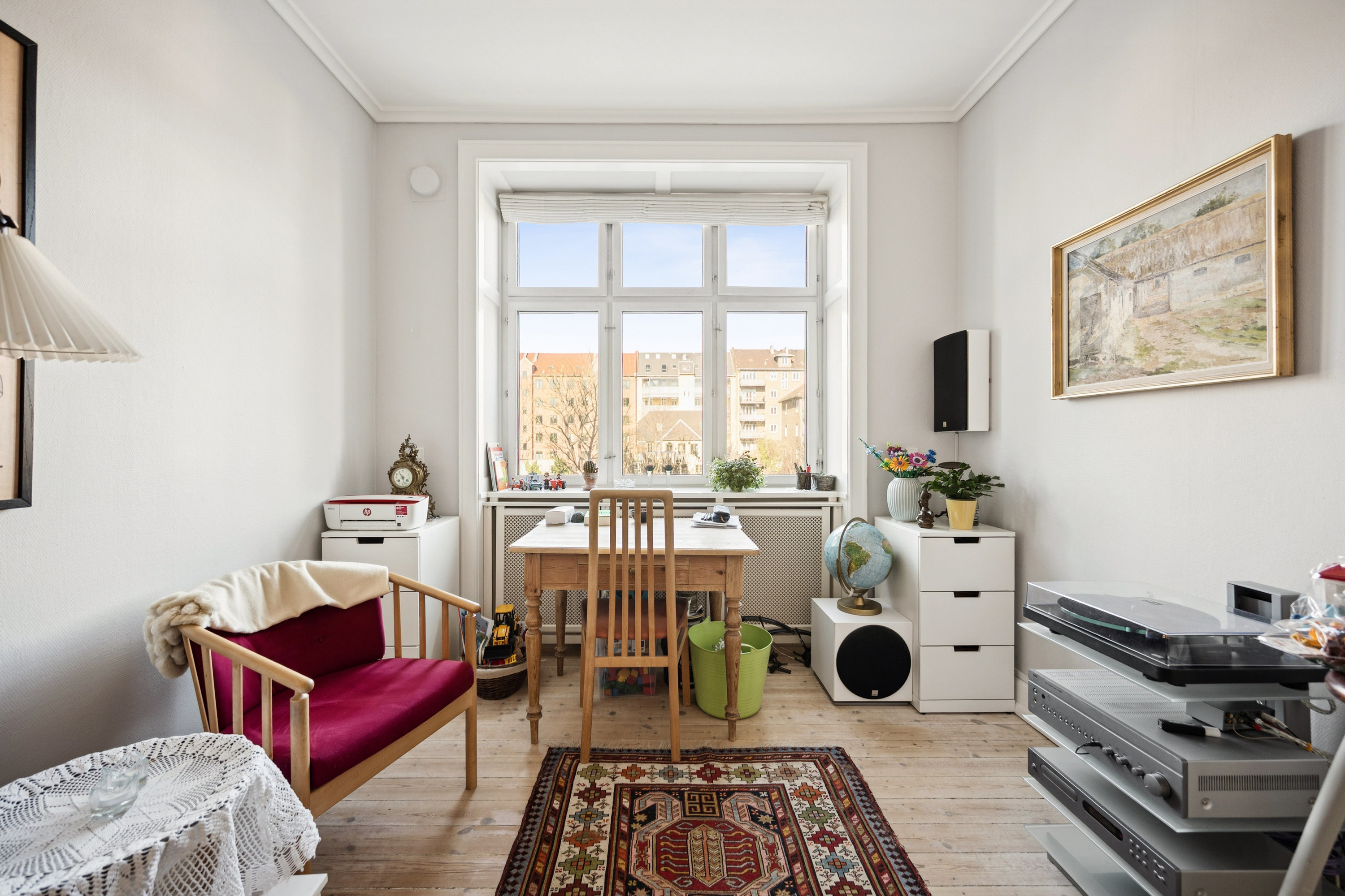 Fremhævet stue billede i fuldskærmstilstand. Billede af Lyshøjgårdsvej 45, 1. th., 2500 Valby