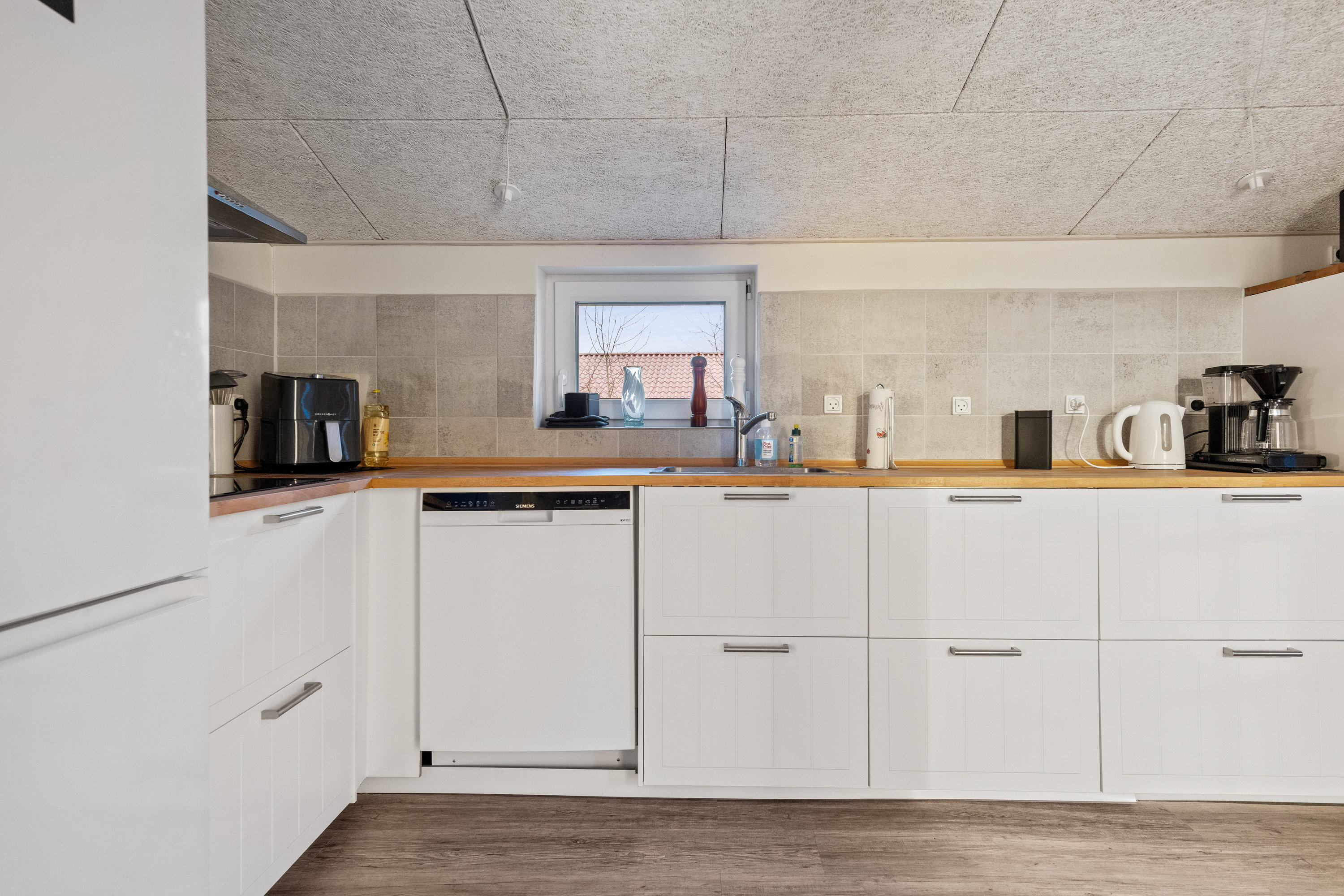 Fremhævet køkken billede i fuldskærmstilstand. Billede af Vibelunden 5, 9370 Hals