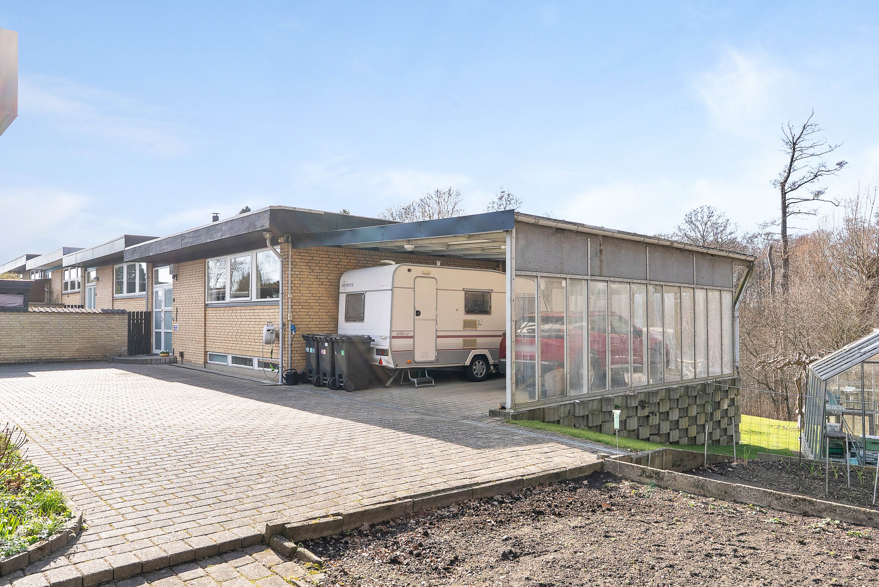Fremhævet facade billede i fuldskærmstilstand. Billede af Ternevej 70, Snestrup, 5210 Odense NV