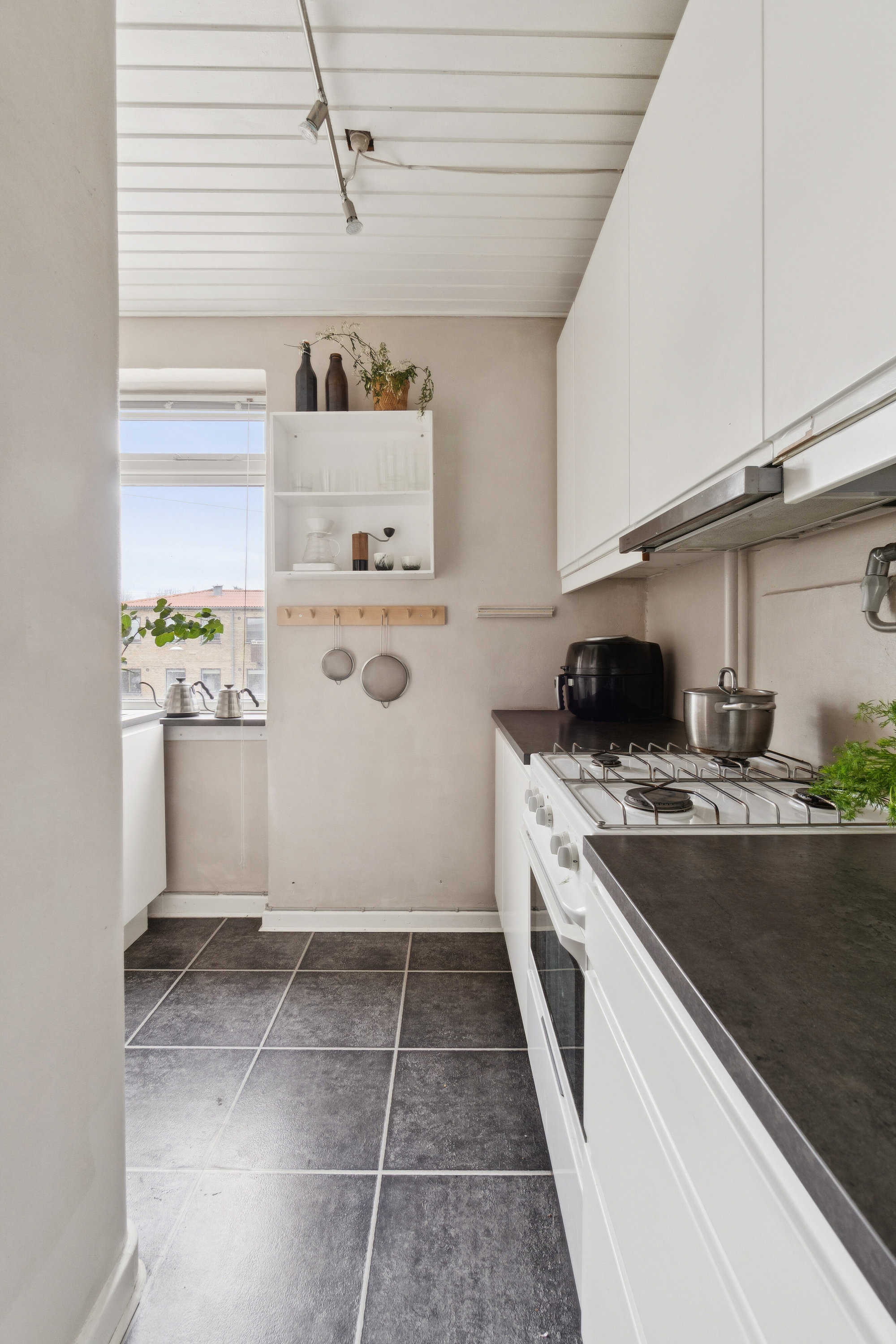 Fremhævet køkken billede i fuldskærmstilstand. Billede af Ellebjergvej 21, 2. tv., 2450 København SV