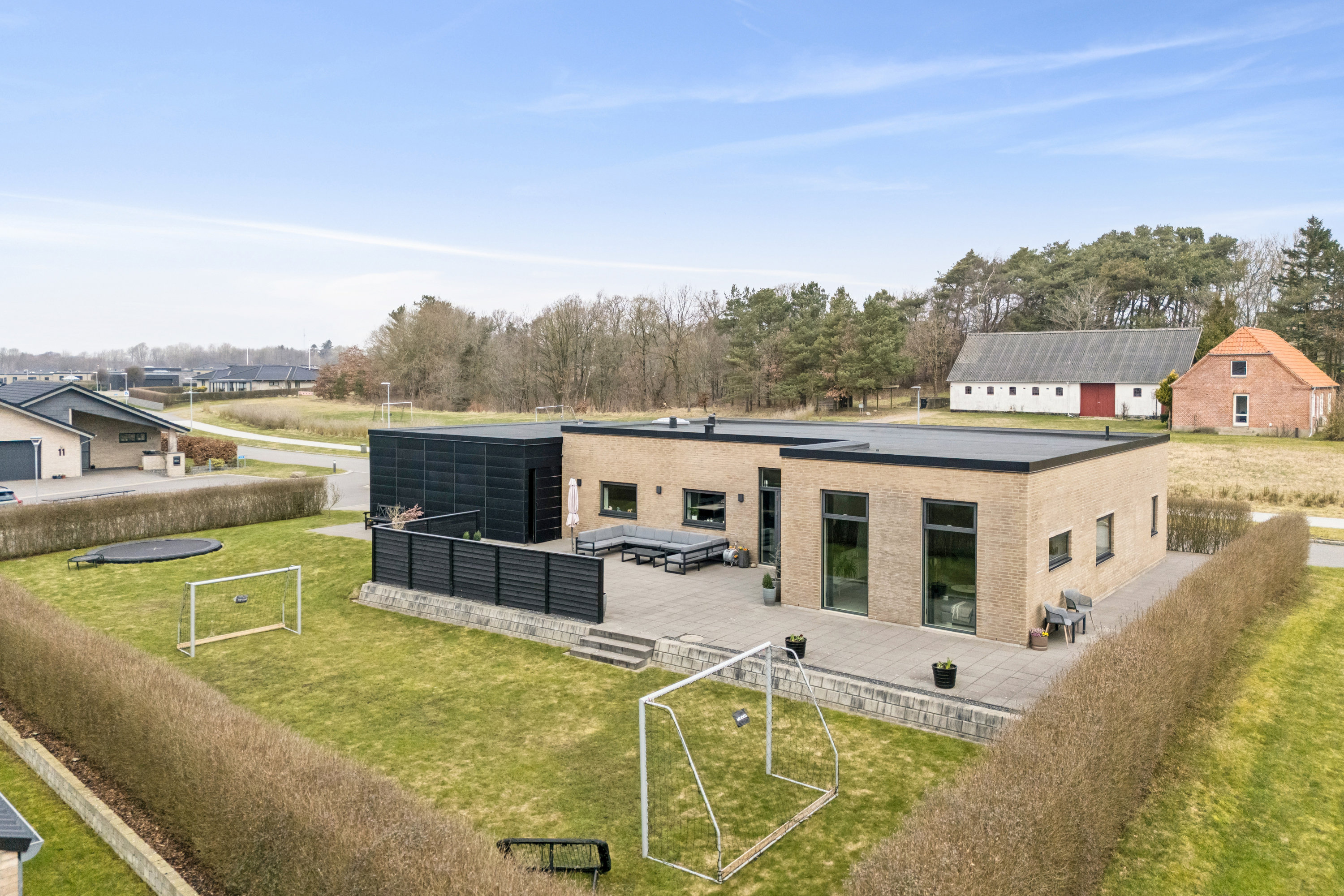 Fremhævet andet billede i fuldskærmstilstand. Billede af Møgelvang 1, 8800 Viborg