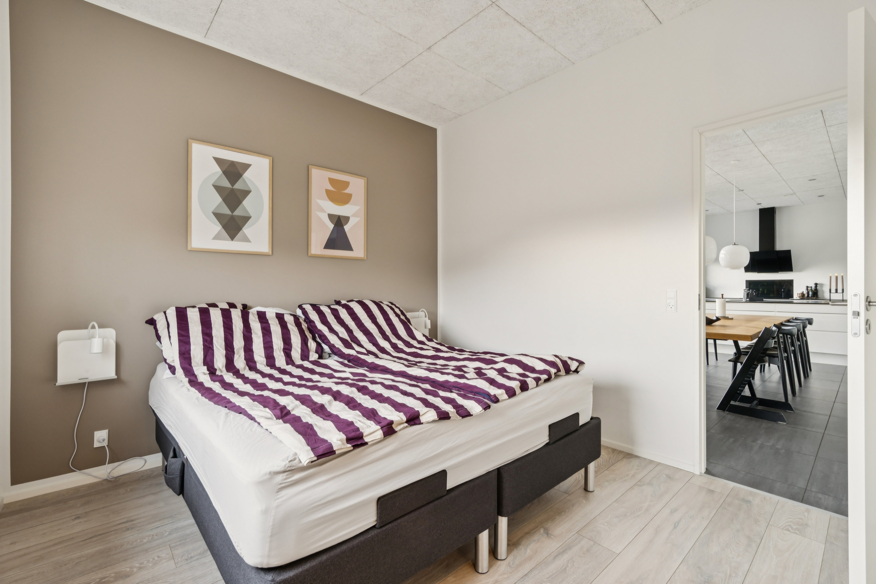 Fremhævet værelse billede i fuldskærmstilstand. Billede af Møgelvang 1, 8800 Viborg