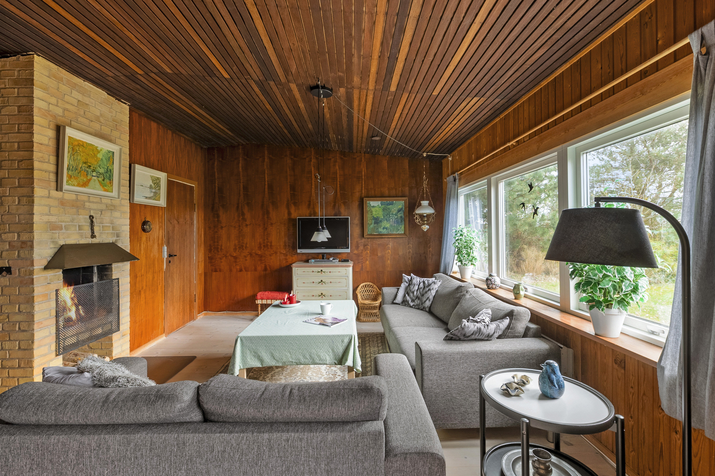 Fremhævet stue billede i fuldskærmstilstand. Billede af Rønnemose 30, Skovmose, 6470 Sydals