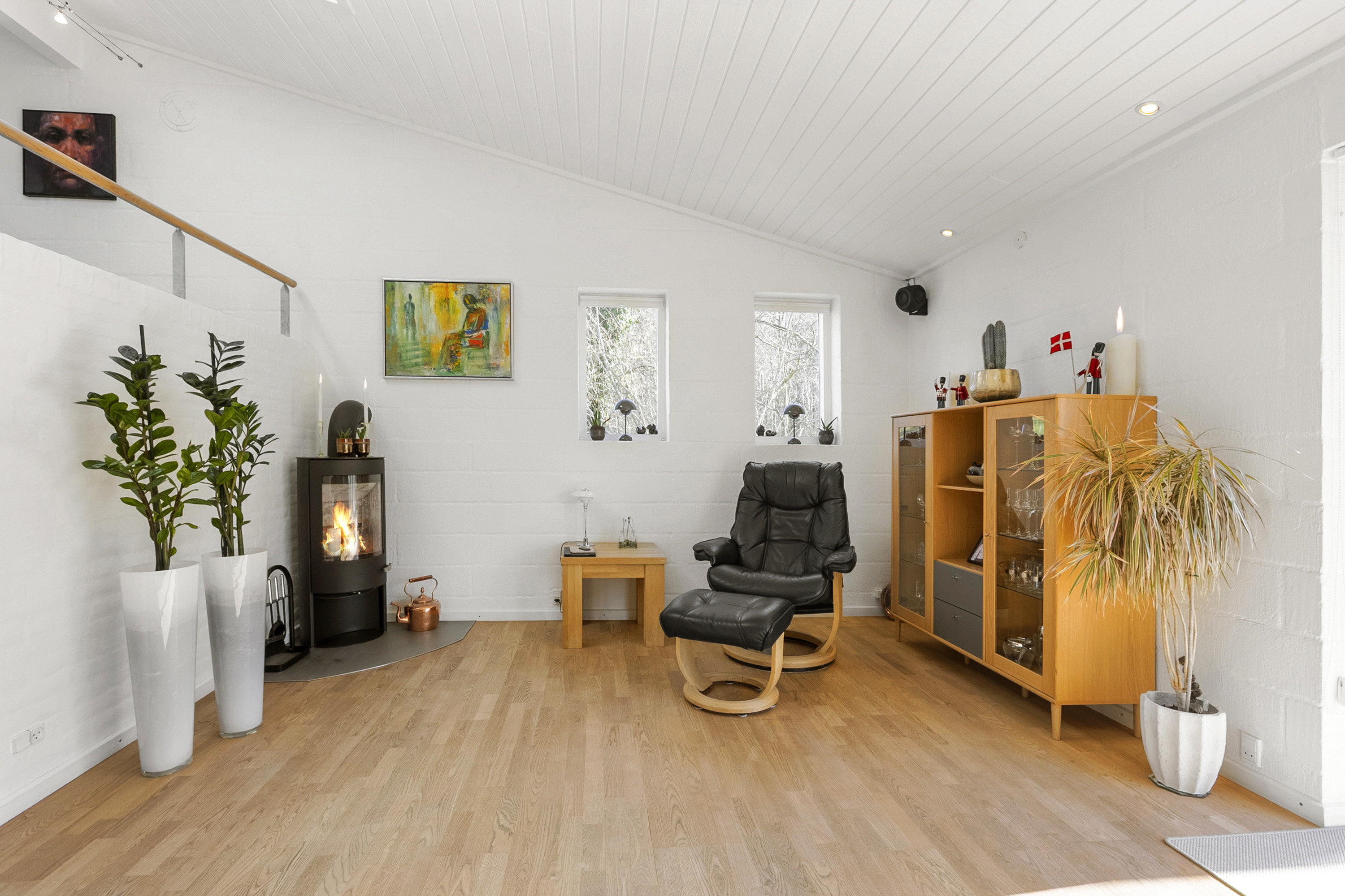 Fremhævet stue billede i fuldskærmstilstand. Billede af Husholt 8, 6200 Aabenraa