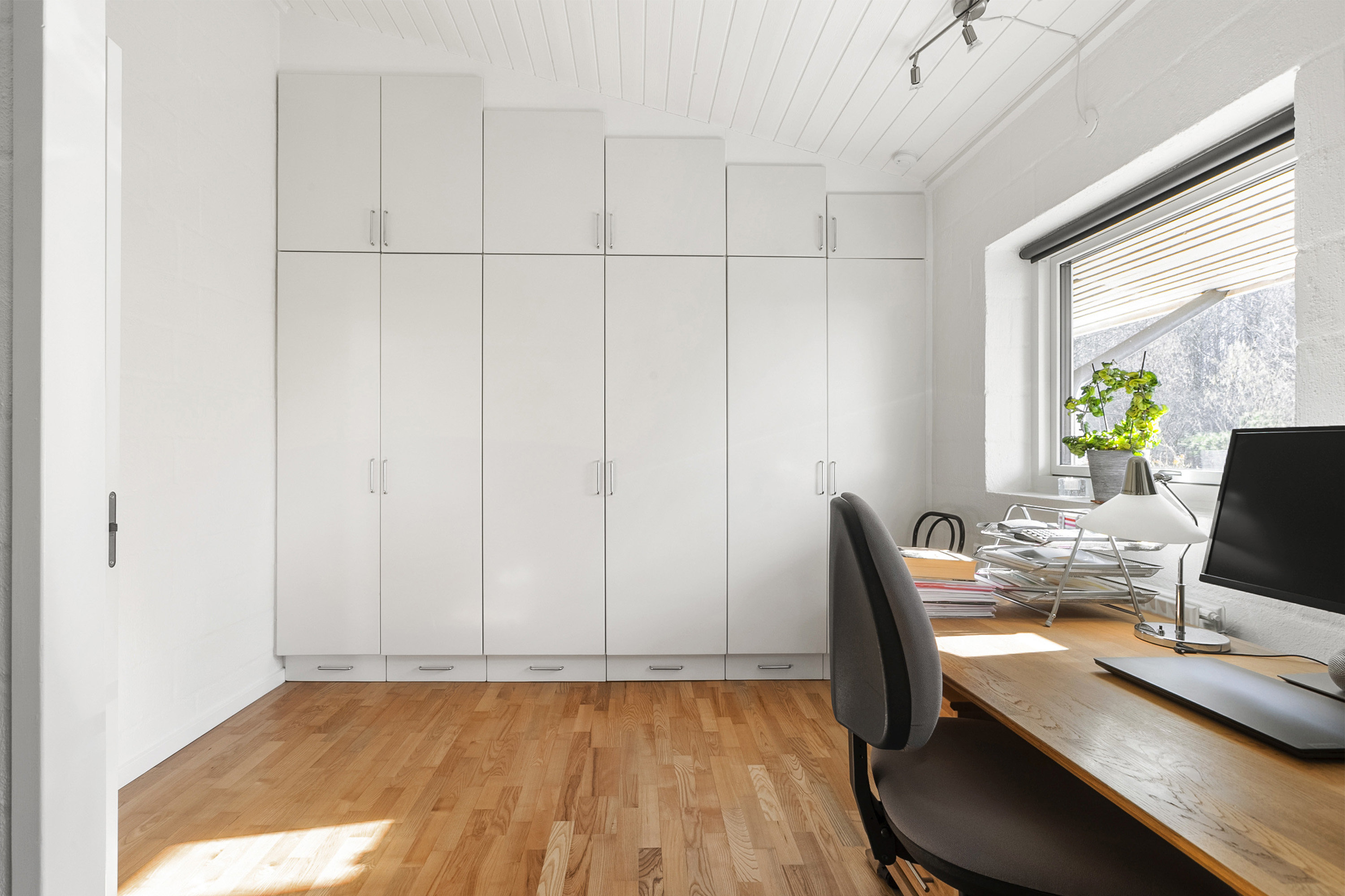 Fremhævet kontor billede i fuldskærmstilstand. Billede af Husholt 8, 6200 Aabenraa