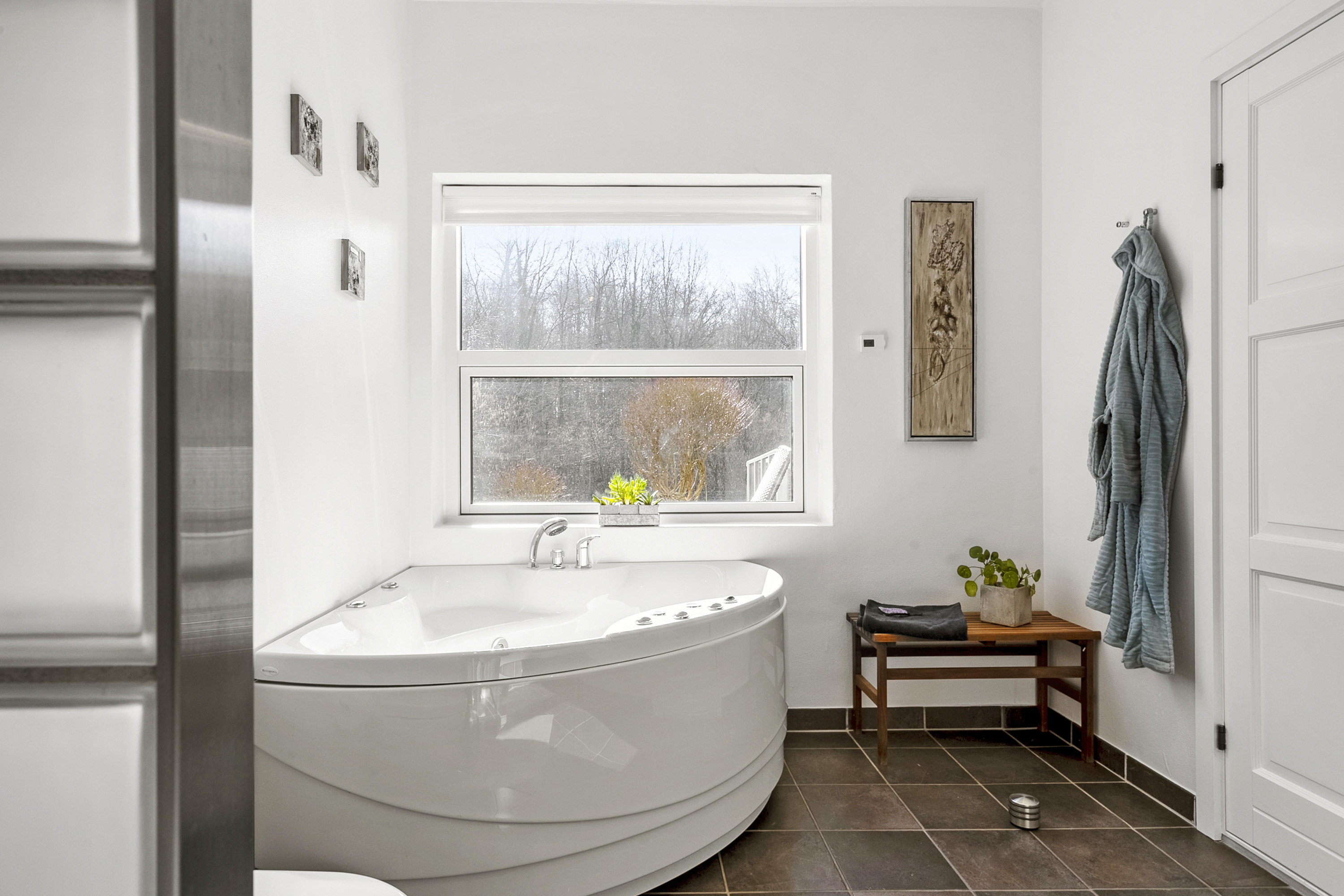 Fremhævet badeværelse billede i fuldskærmstilstand. Billede af Husholt 8, 6200 Aabenraa