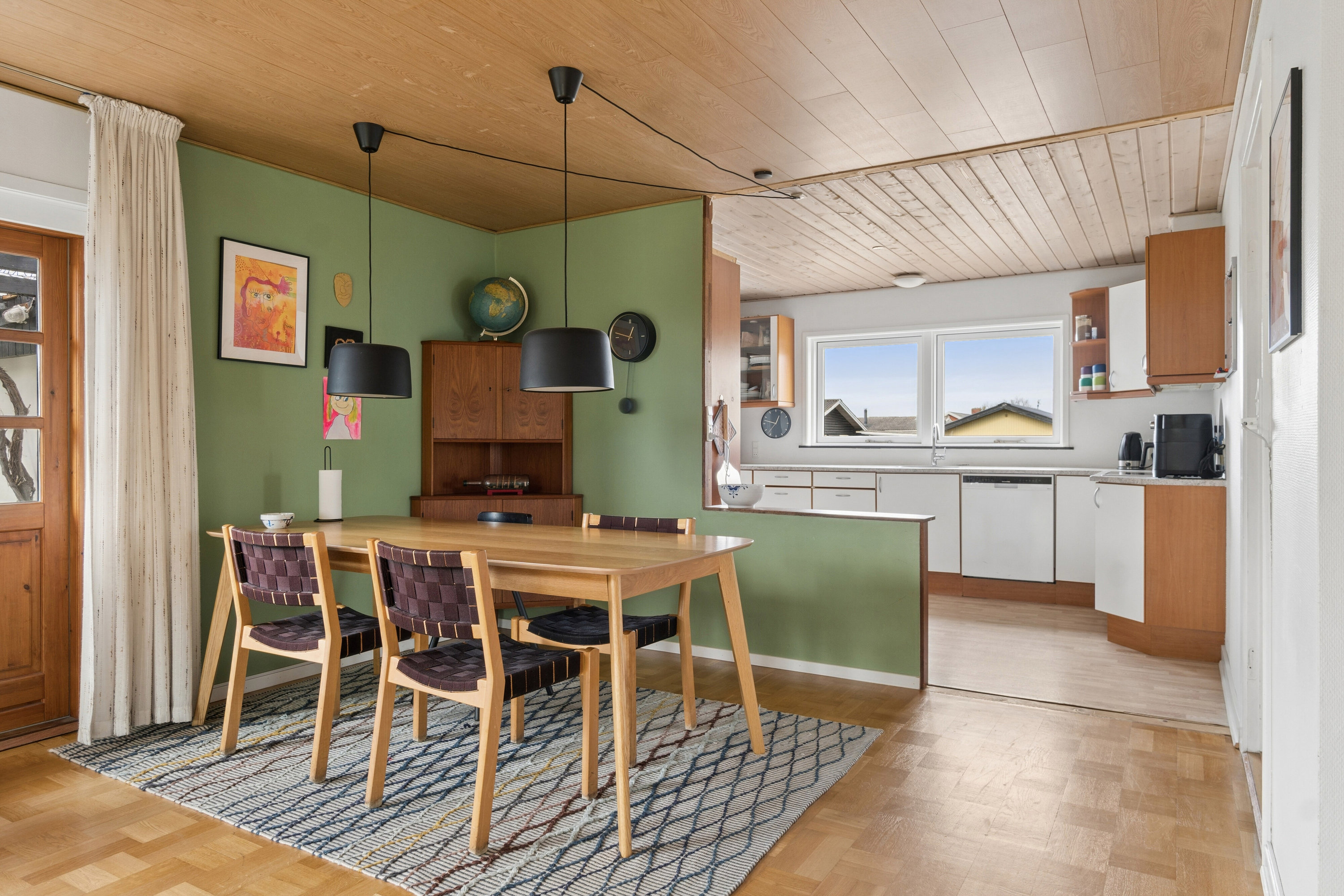 Fremhævet spisestue billede i fuldskærmstilstand. Billede af Drosselvej 1, 4230 Skælskør