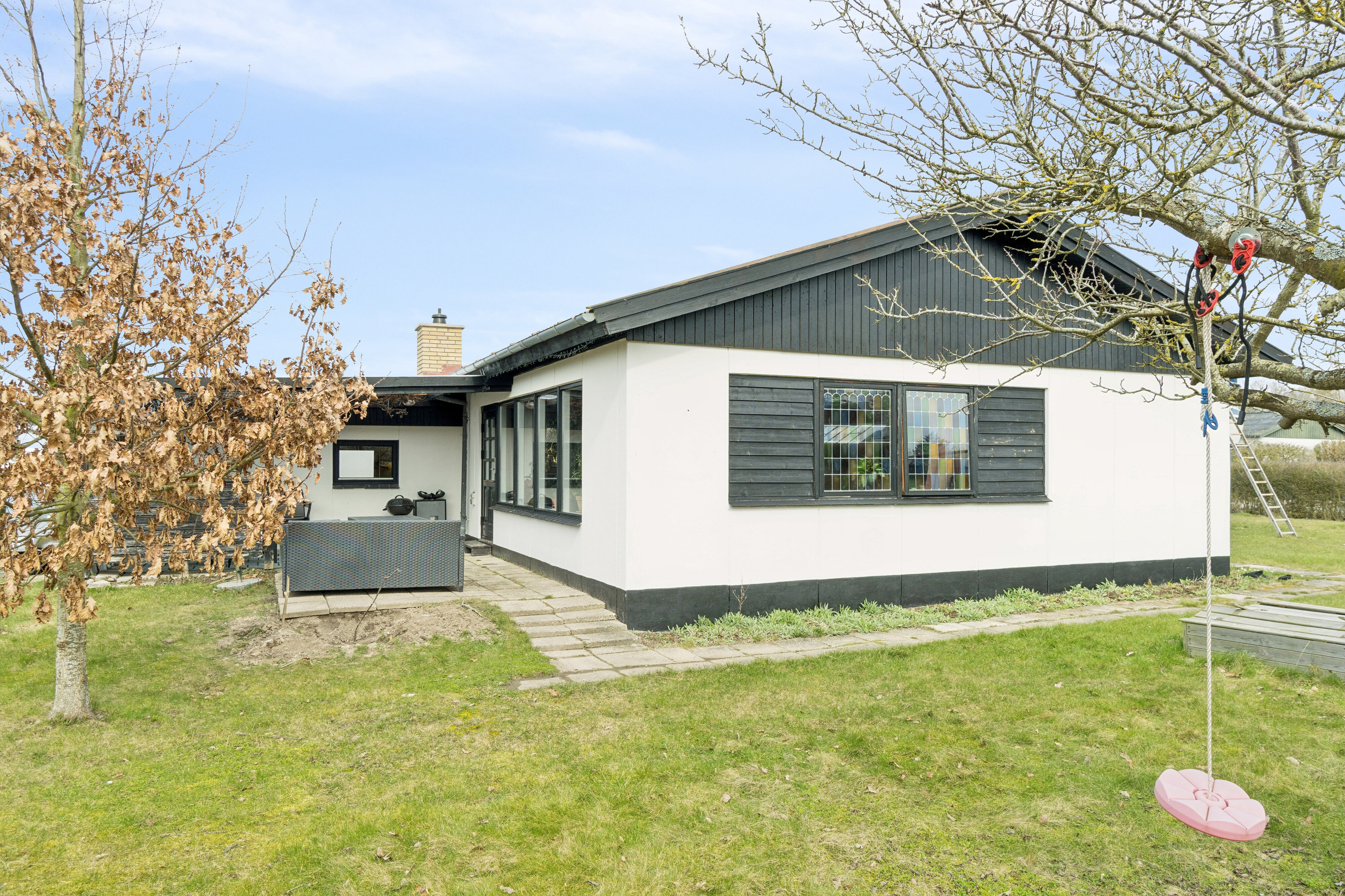 Fremhævet set fra haven billede i fuldskærmstilstand. Billede af Drosselvej 1, 4230 Skælskør