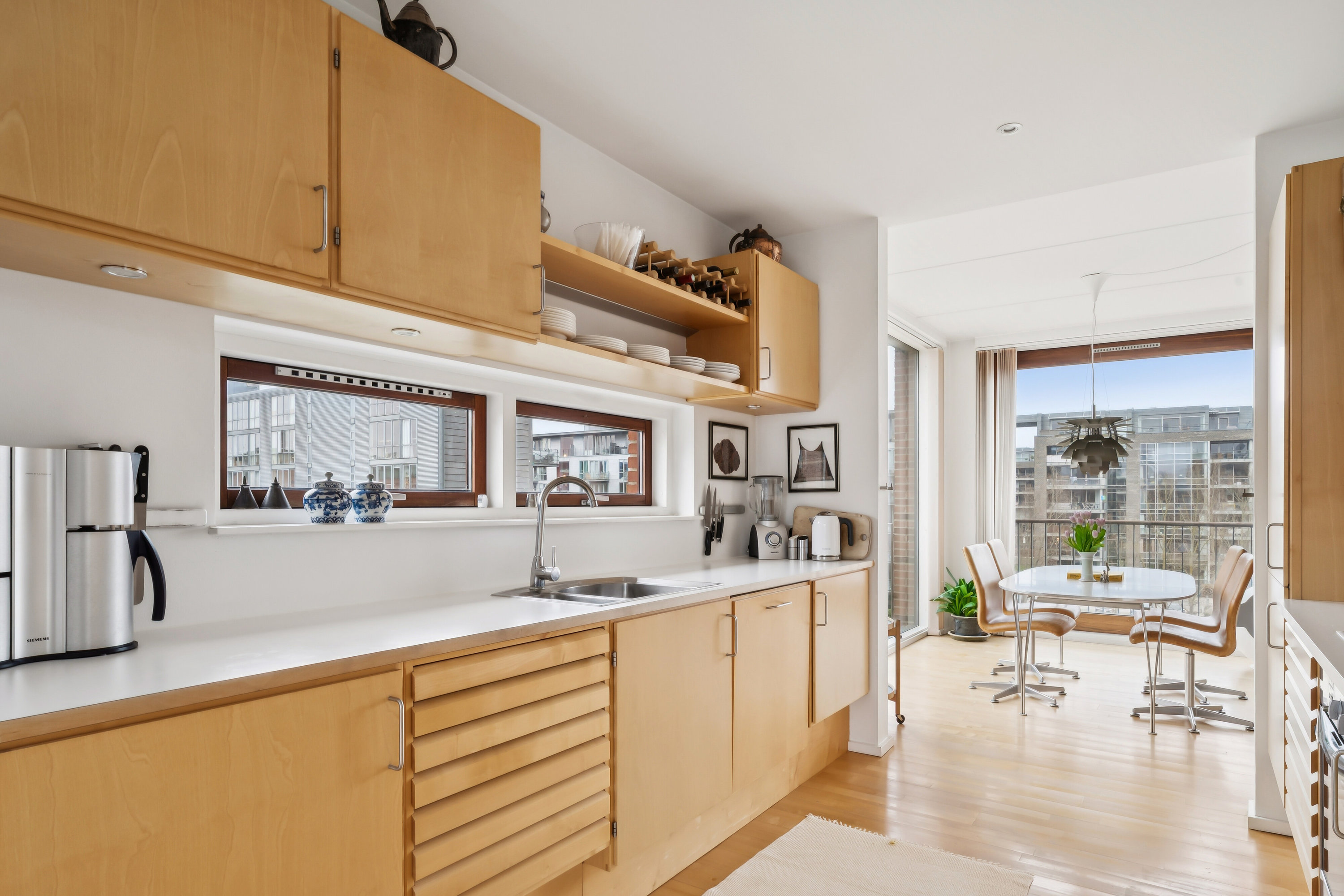 Fremhævet køkken billede i fuldskærmstilstand. Billede af Islands Brygge 63A, 3. th., 2300 København S