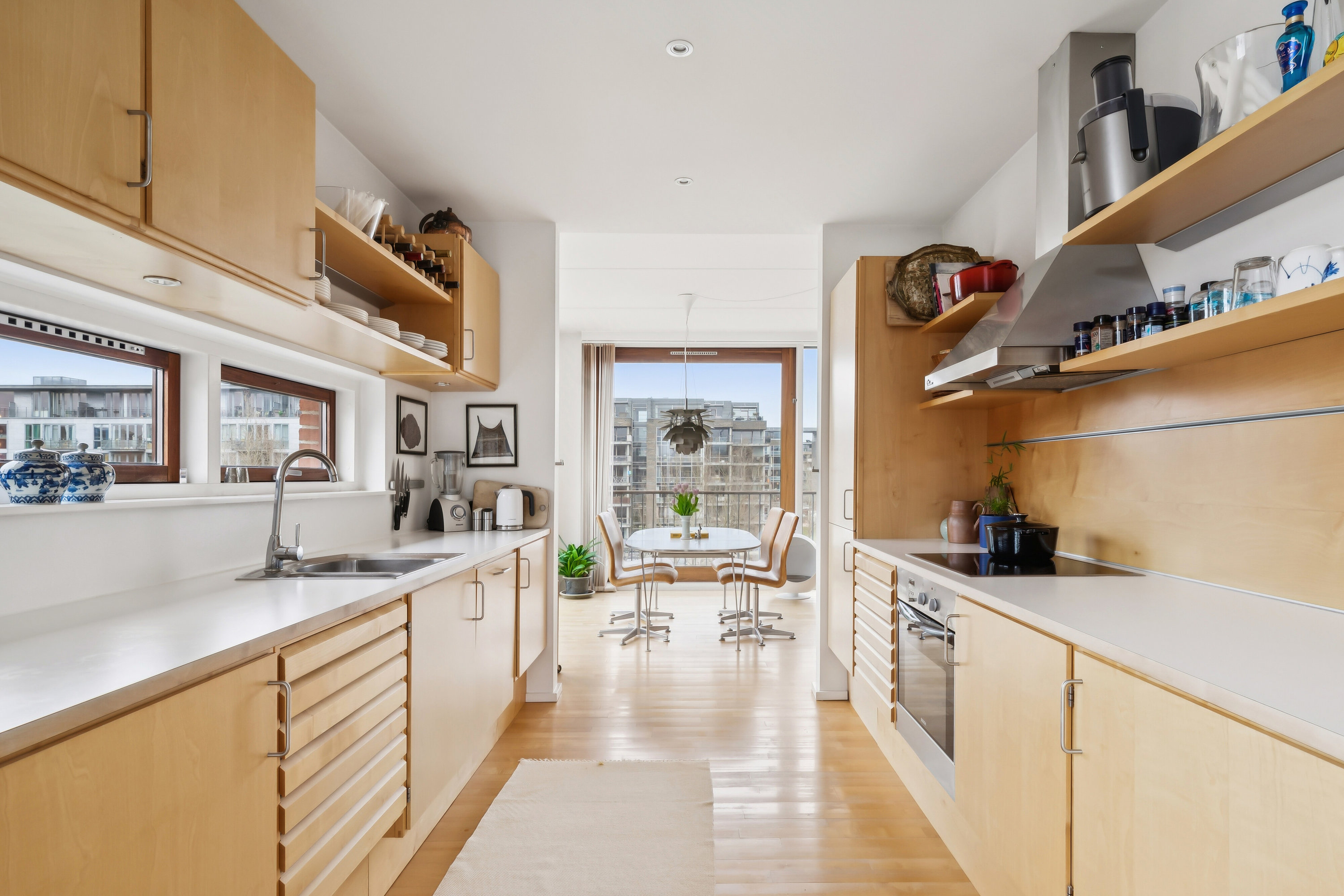 Fremhævet køkken billede i fuldskærmstilstand. Billede af Islands Brygge 63A, 3. th., 2300 København S