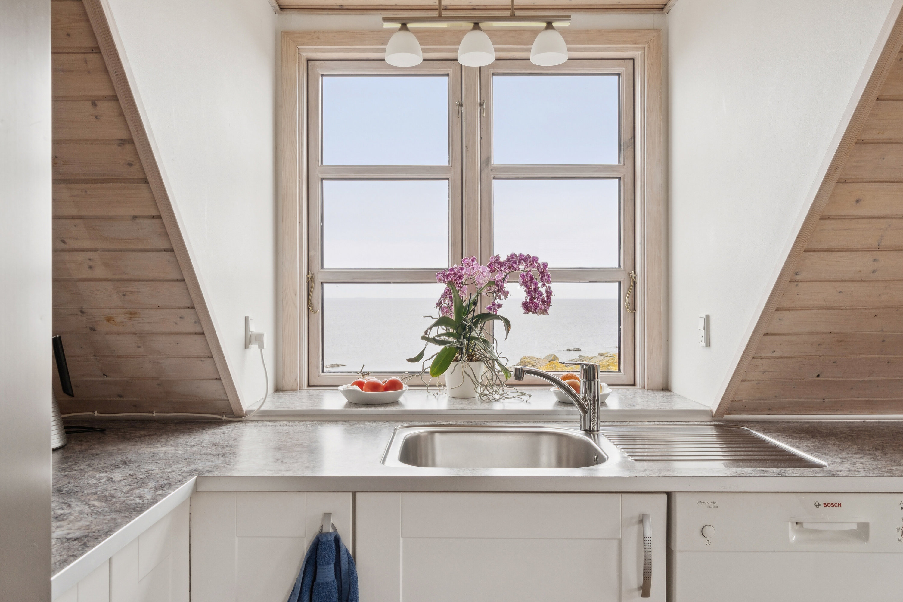 Fremhævet arbejdsværelse billede i fuldskærmstilstand. Billede af Bølshavn 29C, Bølshavn, 3740 Svaneke