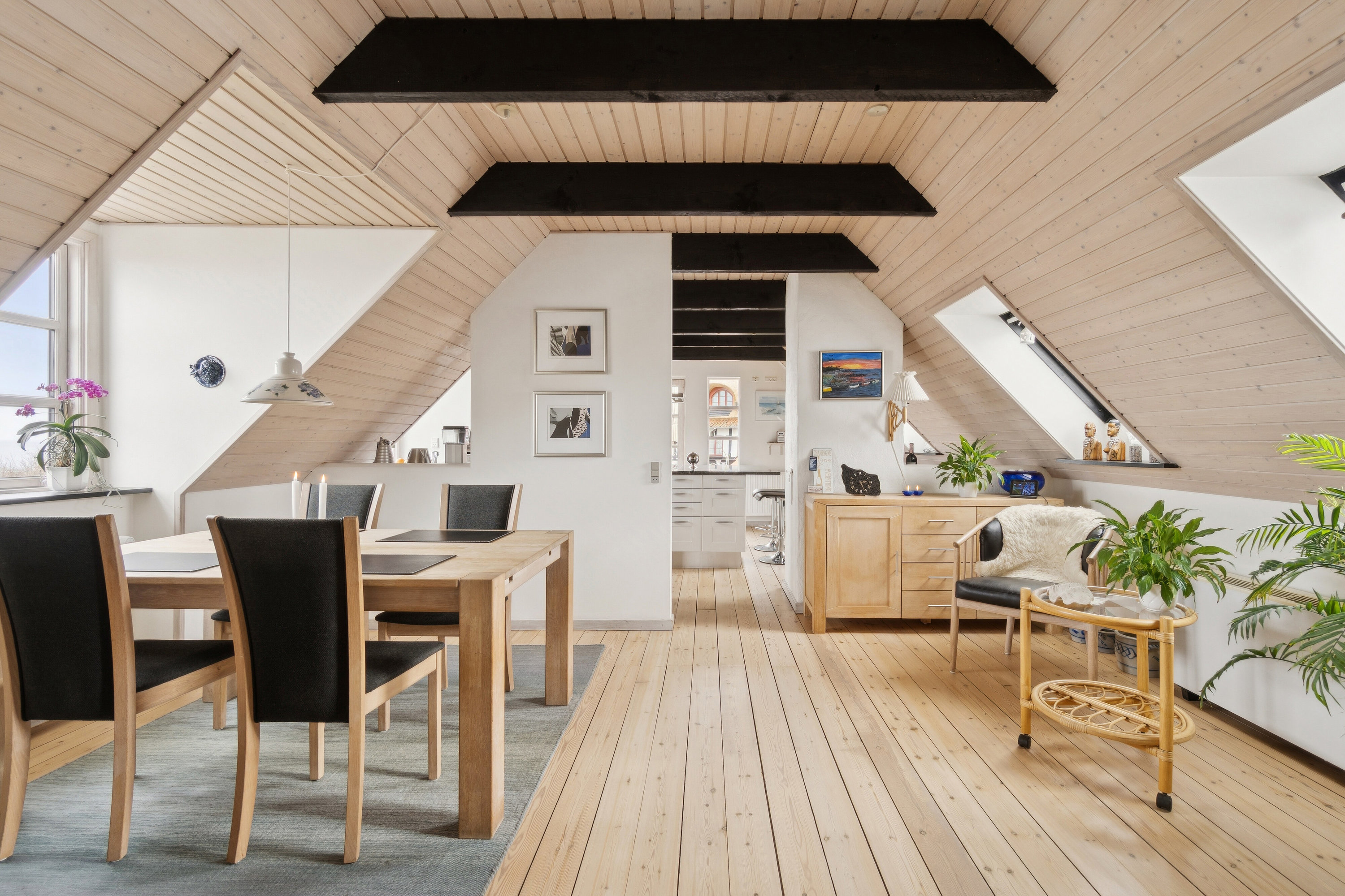 Fremhævet spisestue billede i fuldskærmstilstand. Billede af Bølshavn 29C, Bølshavn, 3740 Svaneke