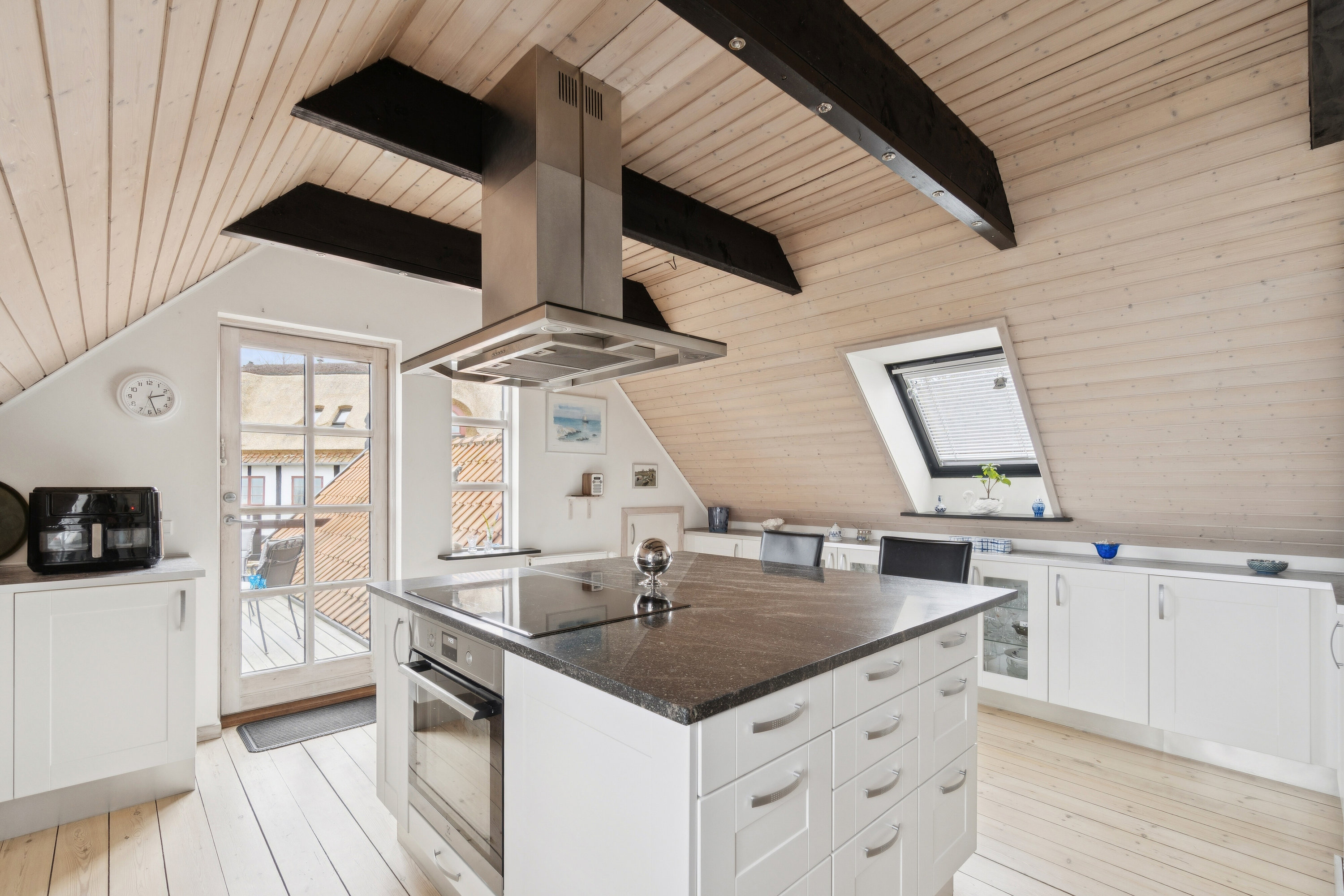 Fremhævet køkken billede i fuldskærmstilstand. Billede af Bølshavn 29C, Bølshavn, 3740 Svaneke