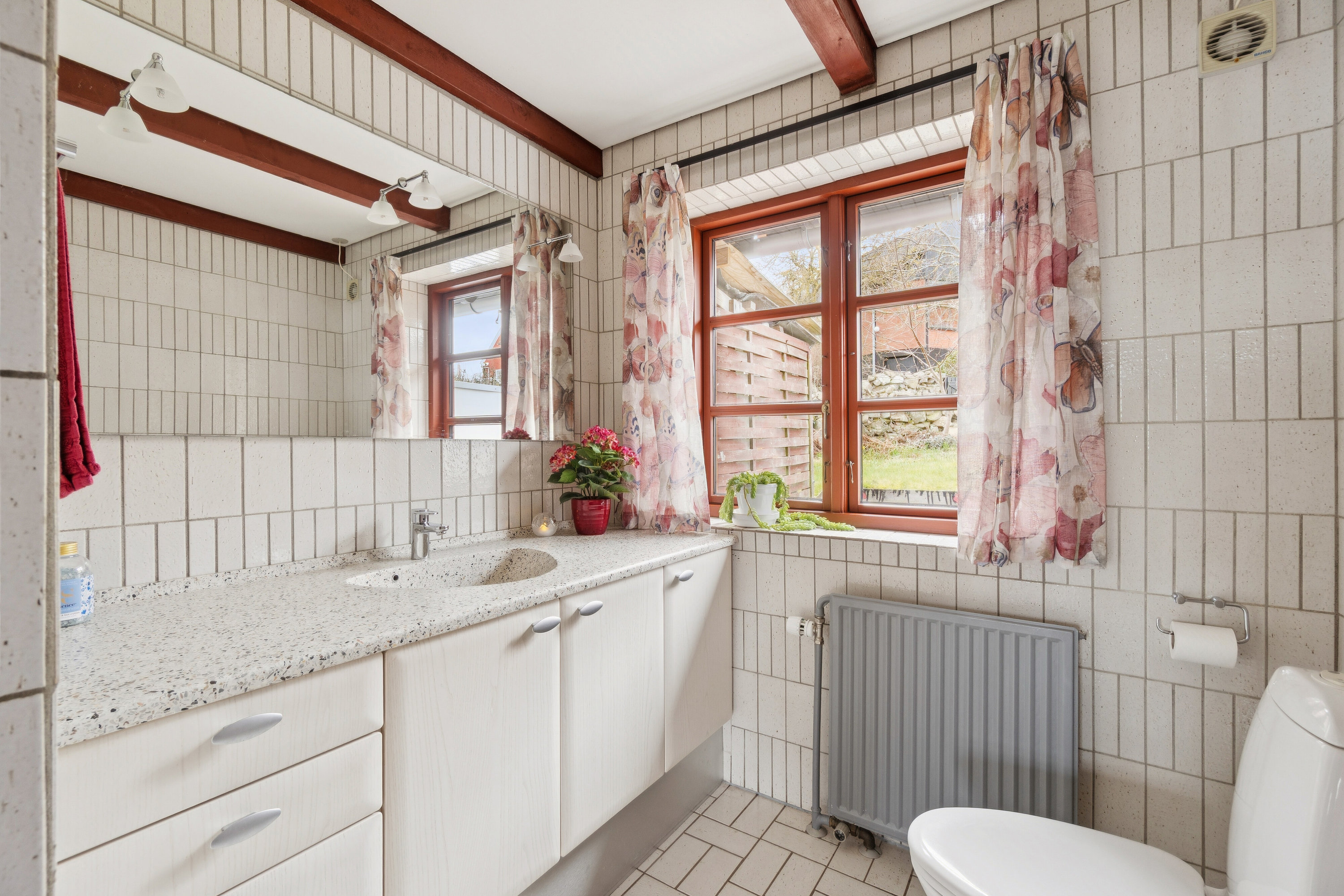 Fremhævet badeværelse billede i fuldskærmstilstand. Billede af Bølshavn 29C, Bølshavn, 3740 Svaneke