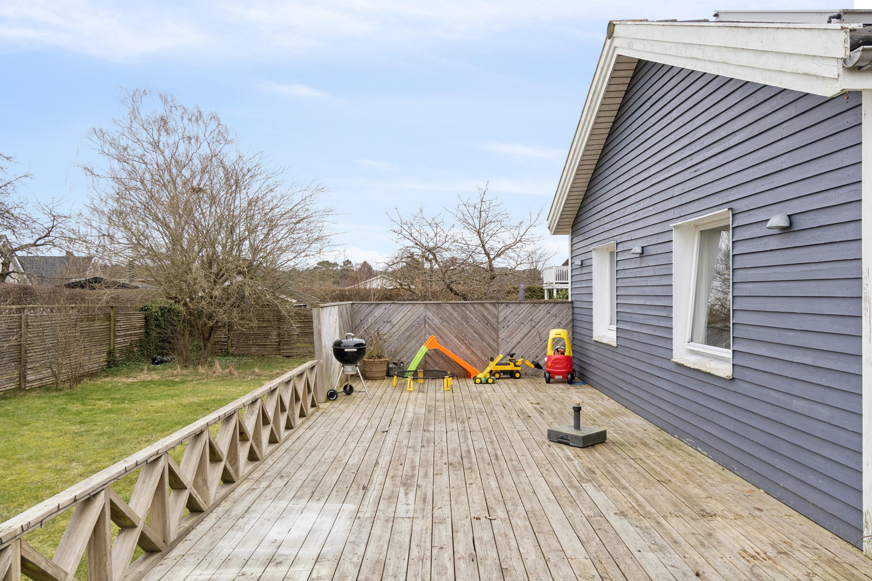 Fremhævet terrasse billede i fuldskærmstilstand. Billede af Sennepsbakken 22, 3100 Hornbæk