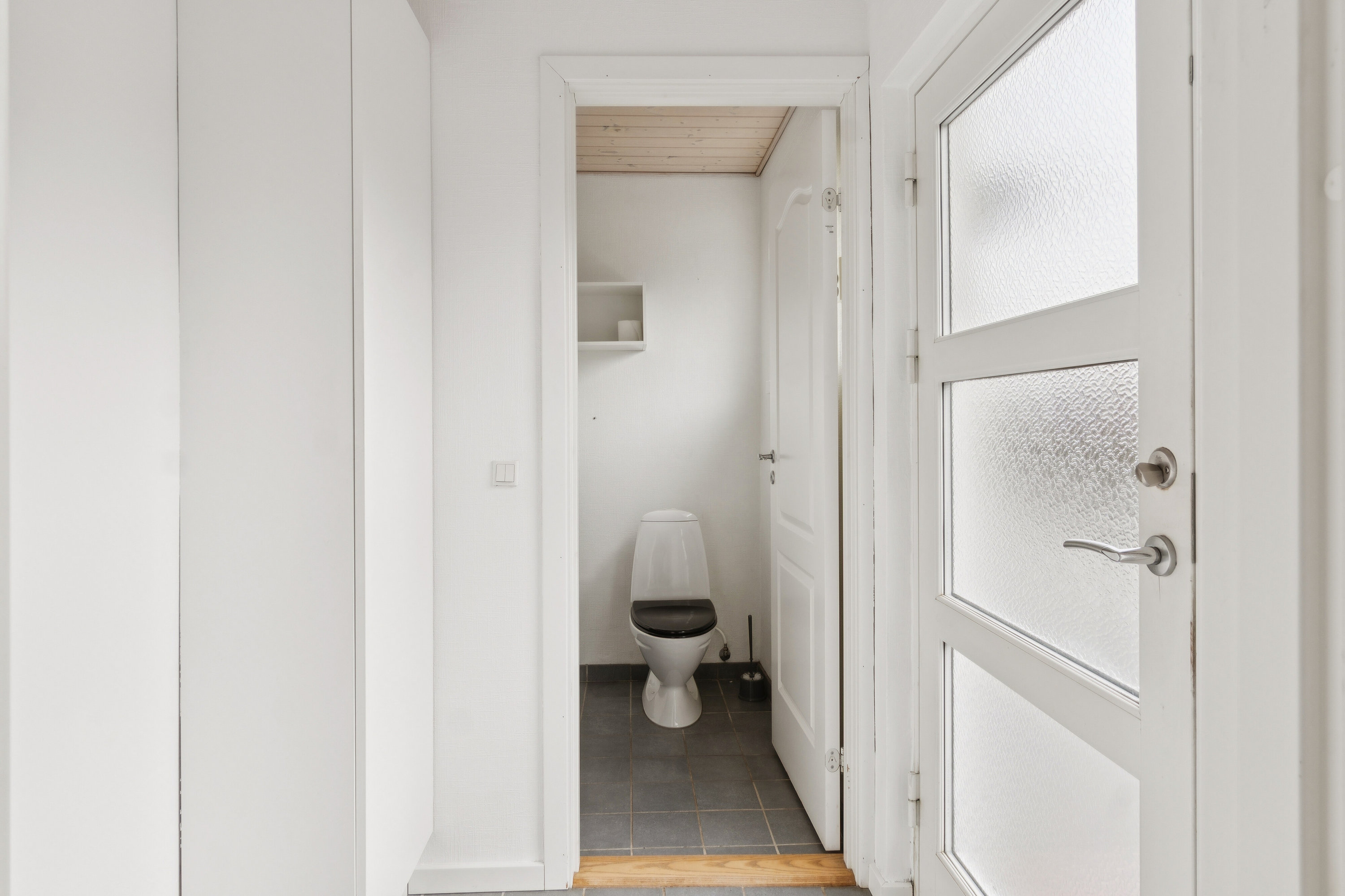 Fremhævet badeværelse billede i fuldskærmstilstand. Billede af Østergårdsvej 10, 4540 Fårevejle