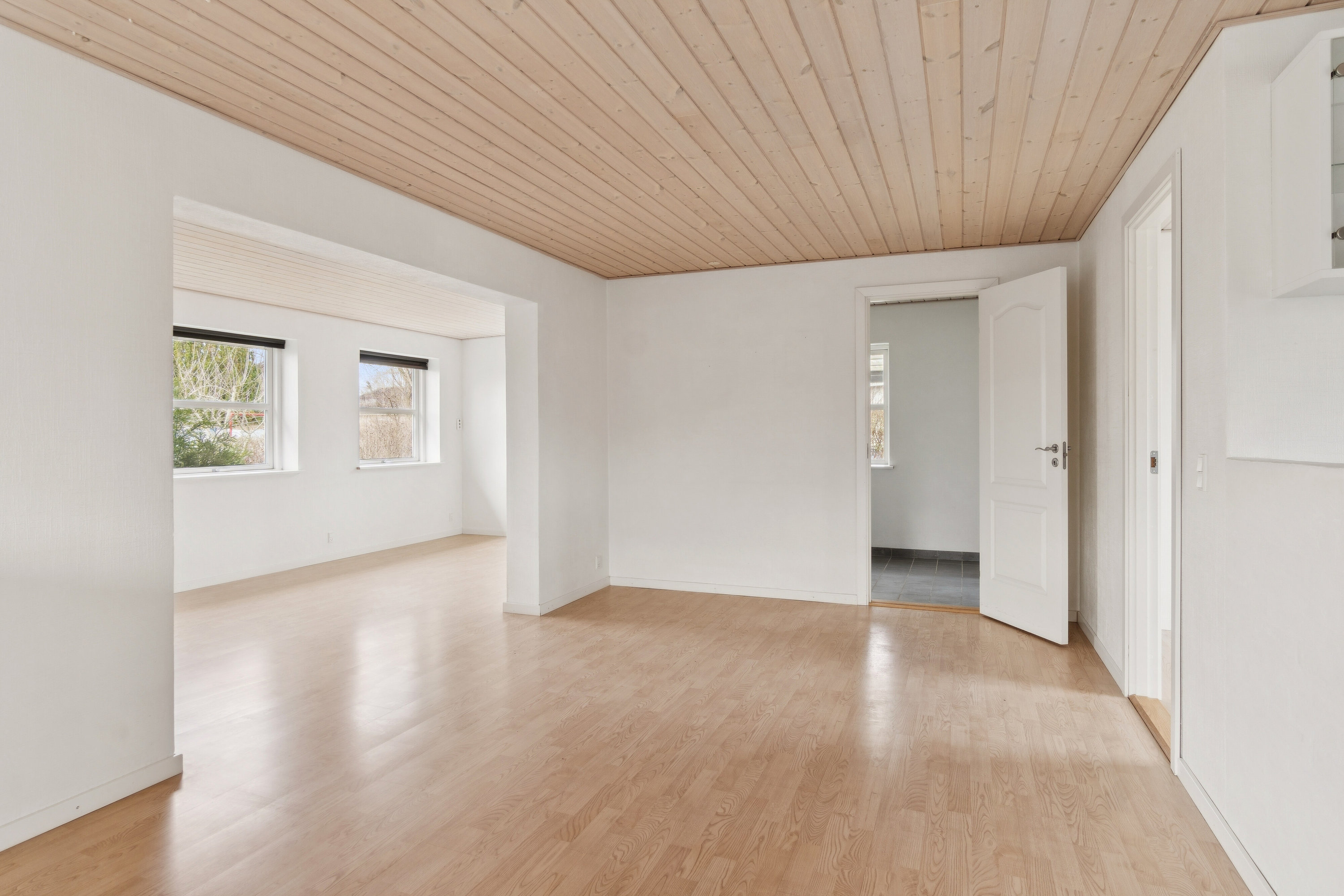 Fremhævet stue billede i fuldskærmstilstand. Billede af Østergårdsvej 10, 4540 Fårevejle