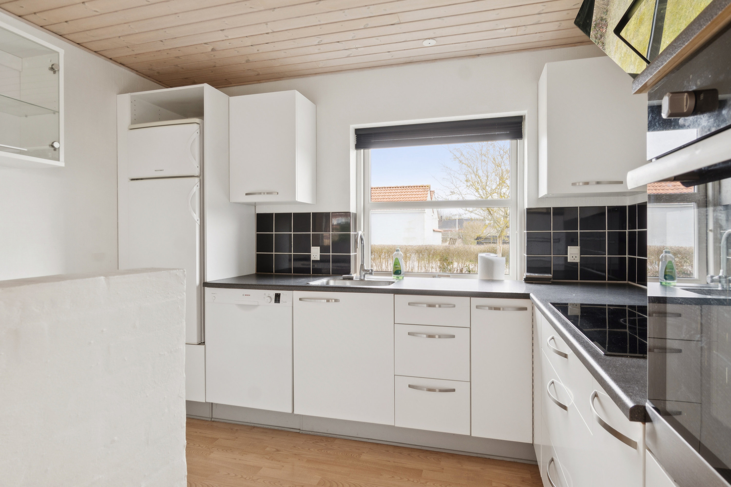 Fremhævet køkken billede i fuldskærmstilstand. Billede af Østergårdsvej 10, 4540 Fårevejle