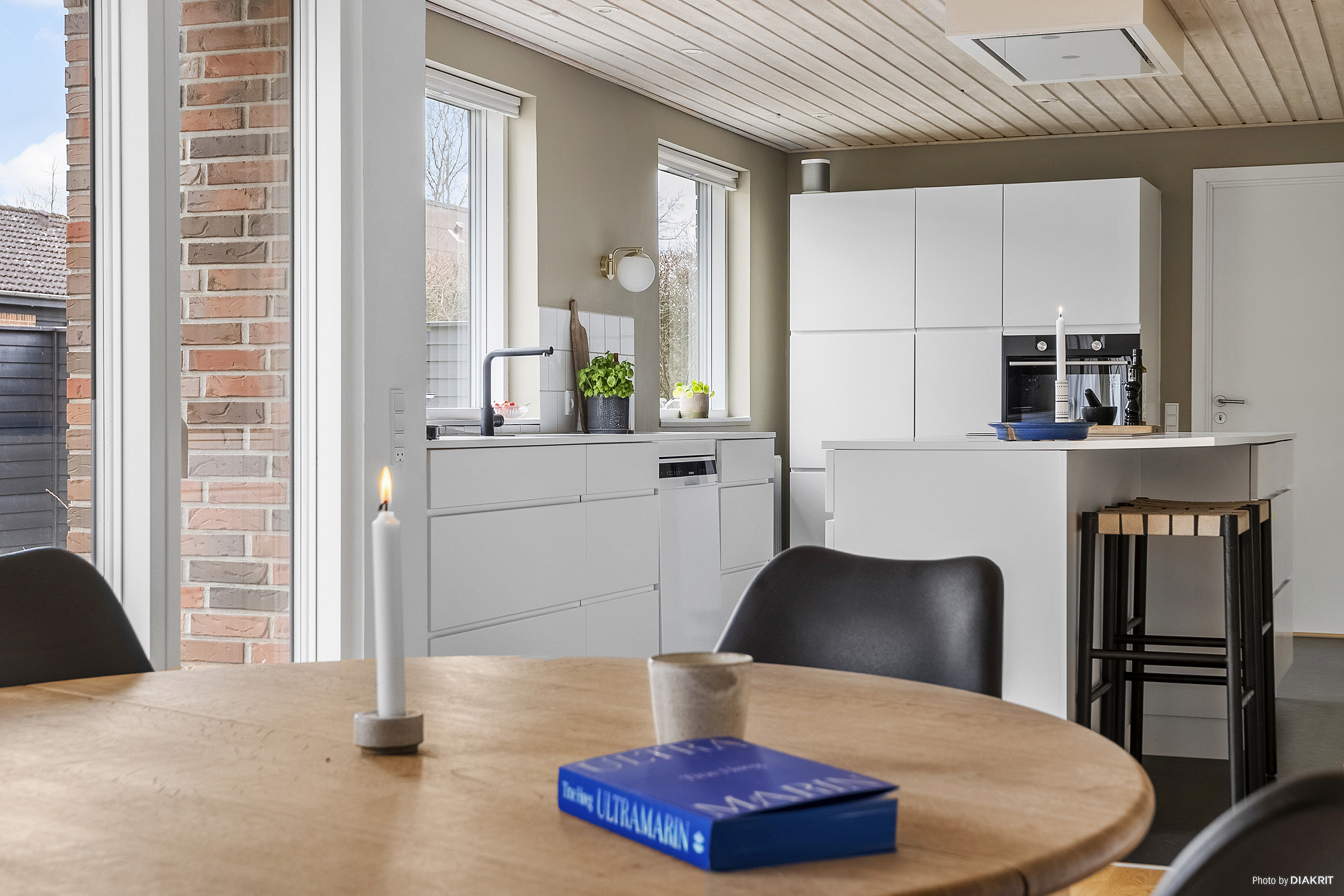 Fremhævet spisestue billede i fuldskærmstilstand. Billede af Ankjær 325, 8300 Odder