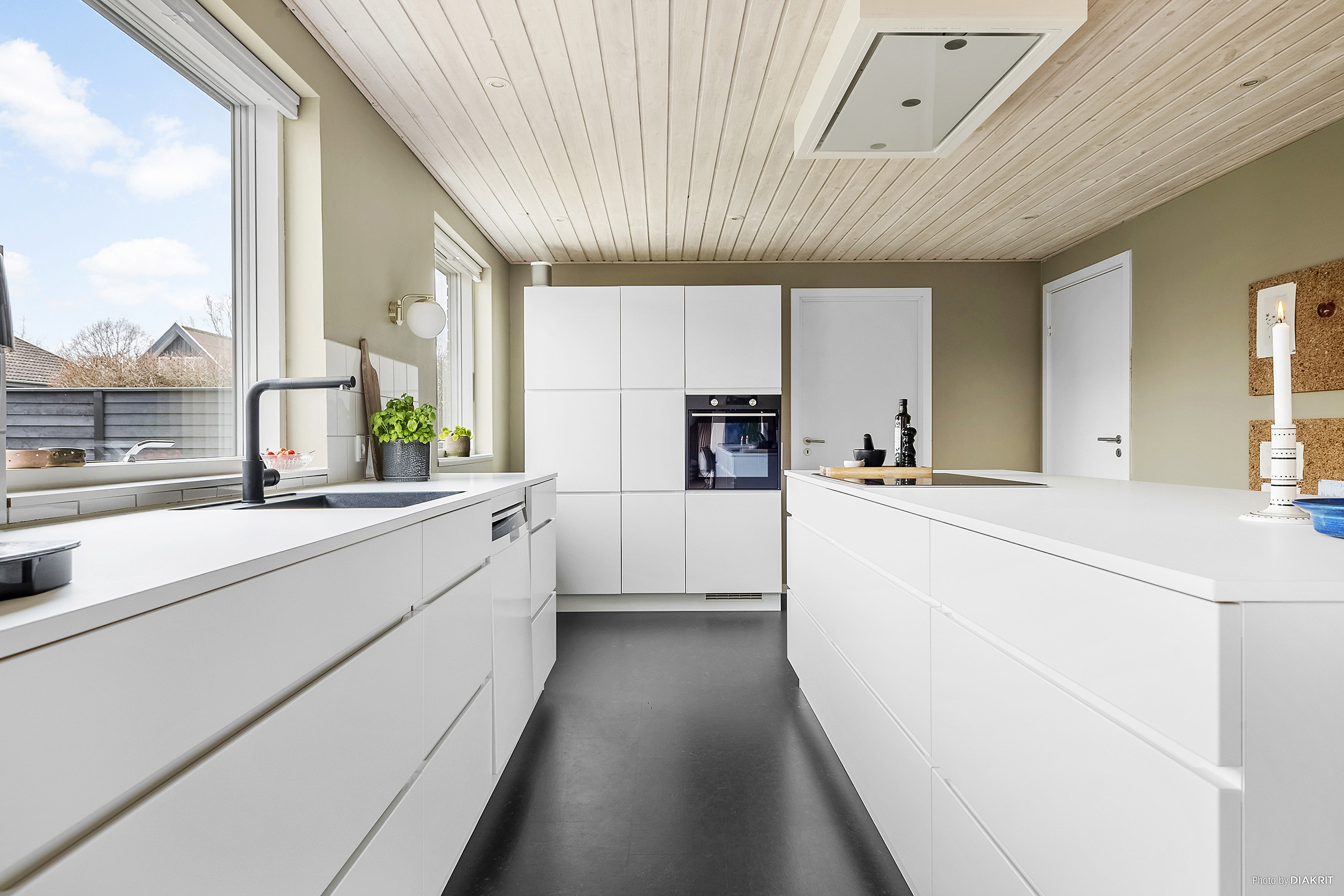 Fremhævet køkken billede i fuldskærmstilstand. Billede af Ankjær 325, 8300 Odder