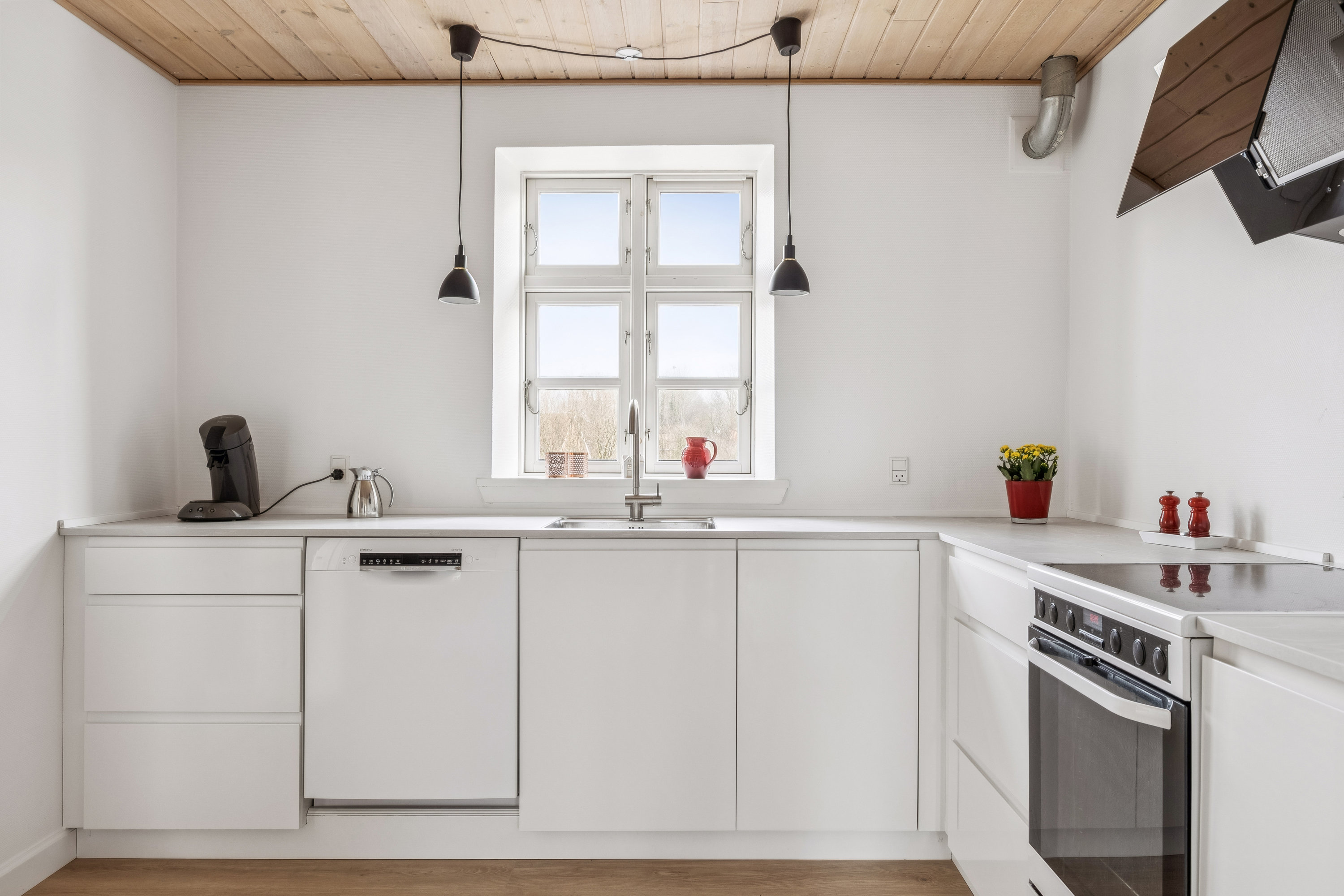 Fremhævet køkken billede i fuldskærmstilstand. Billede af Ringstedvej 1, 4520 Svinninge