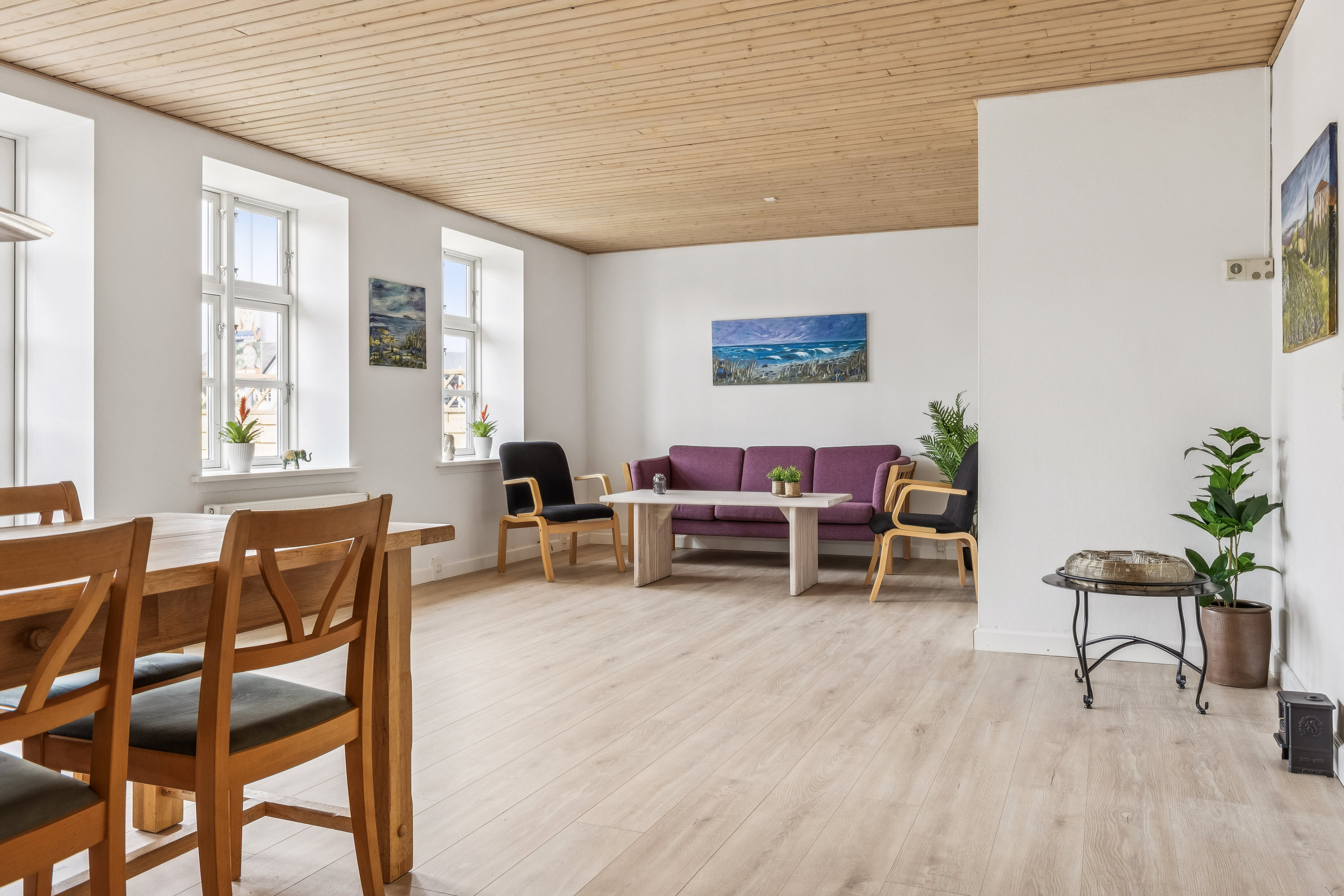 Fremhævet stue billede i fuldskærmstilstand. Billede af Ringstedvej 1, 4520 Svinninge