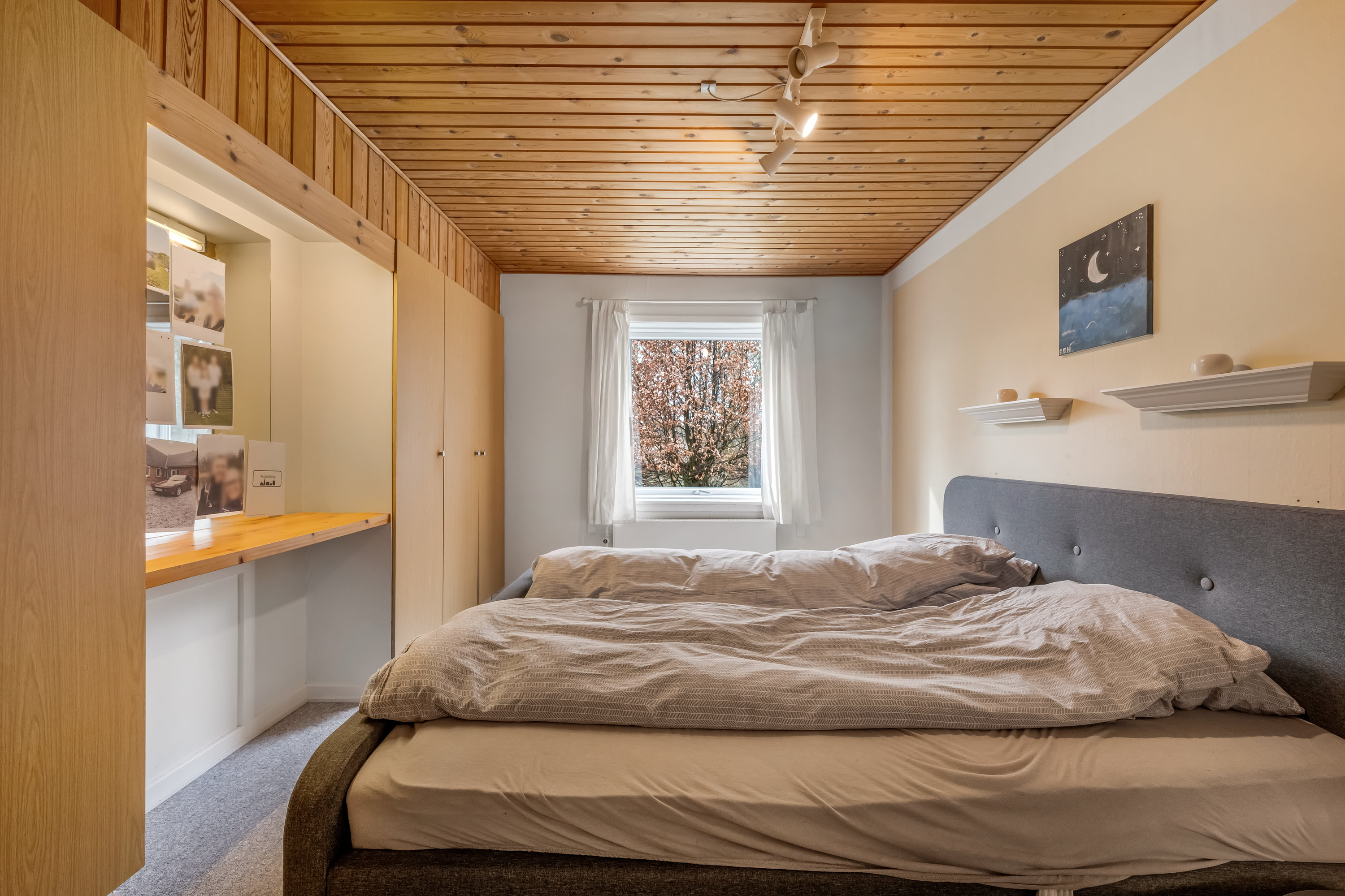 Fremhævet soveværelse billede i fuldskærmstilstand. Billede af Astrupvej 1, Hee, 6950 Ringkøbing