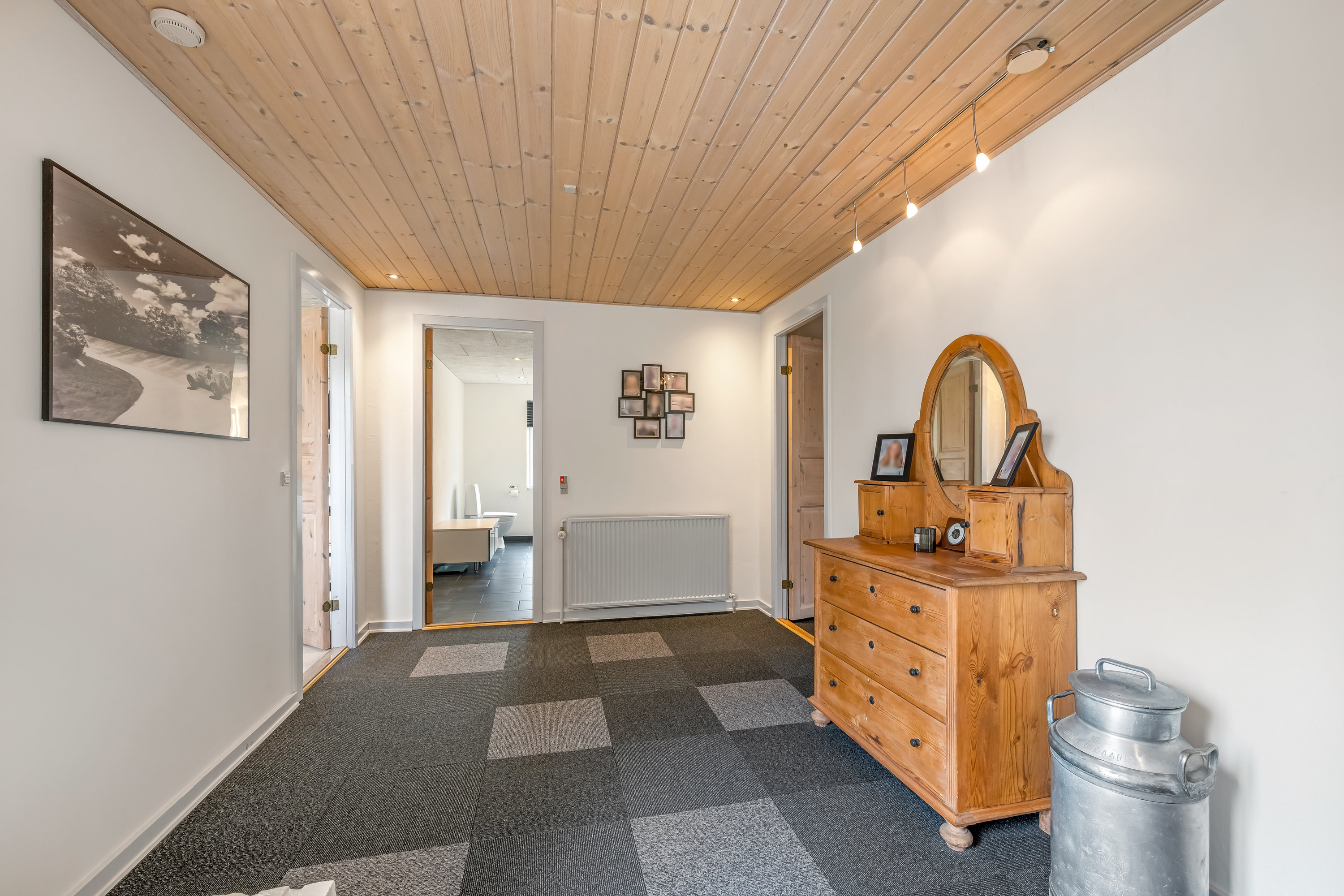 Fremhævet gang billede i fuldskærmstilstand. Billede af Astrupvej 1, Hee, 6950 Ringkøbing