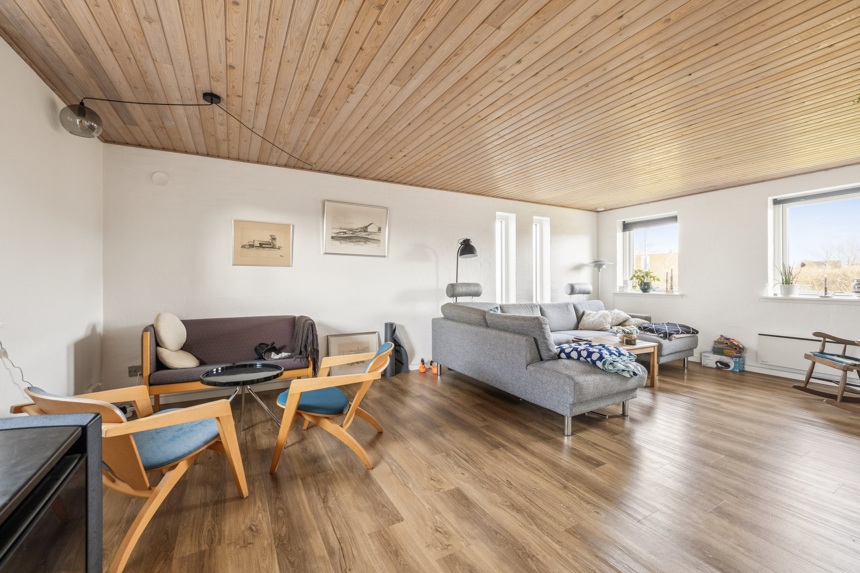 Fremhævet stue billede i fuldskærmstilstand. Billede af Højslevgårdsvej 4, 7840 Højslev