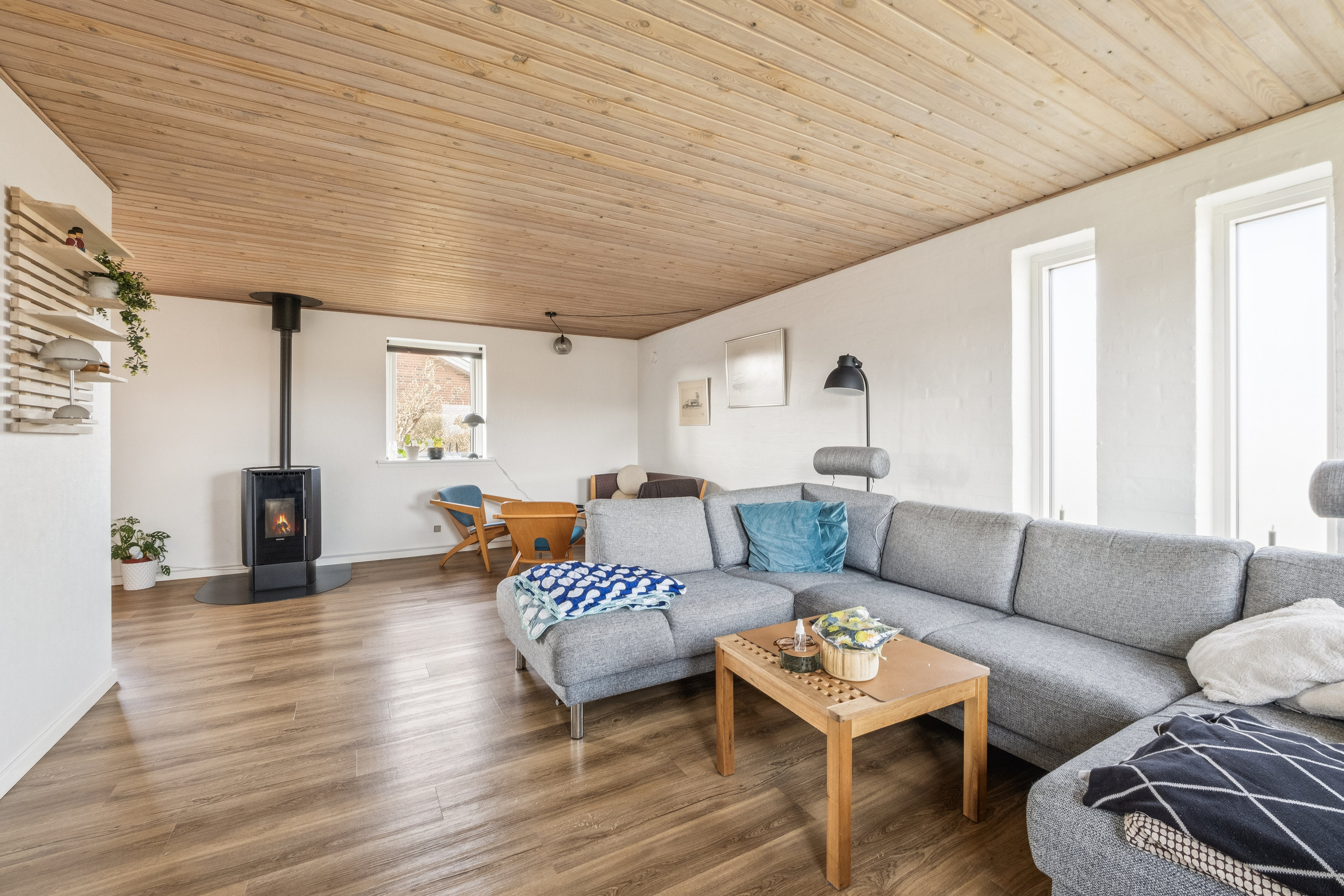 Fremhævet stue billede i fuldskærmstilstand. Billede af Højslevgårdsvej 4, 7840 Højslev