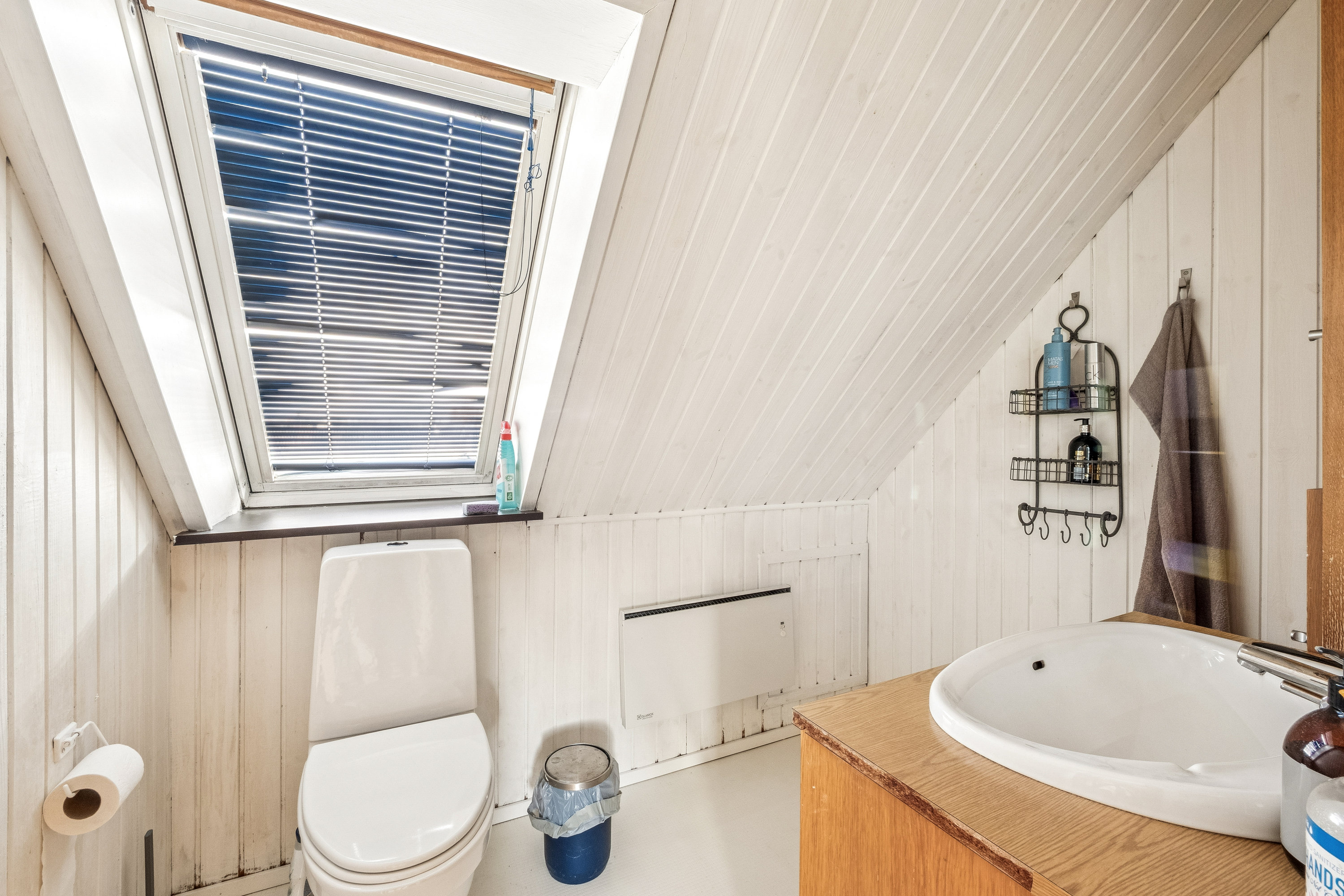 Fremhævet badeværelse billede i fuldskærmstilstand. Billede af Højslevgårdsvej 4, 7840 Højslev