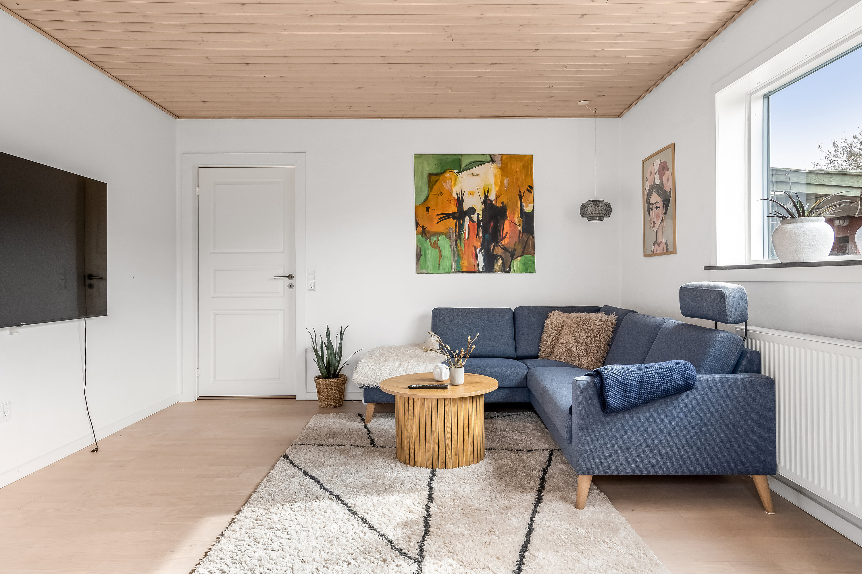 Fremhævet stue billede i fuldskærmstilstand. Billede af Anne Franks Vej 2, 7500 Holstebro