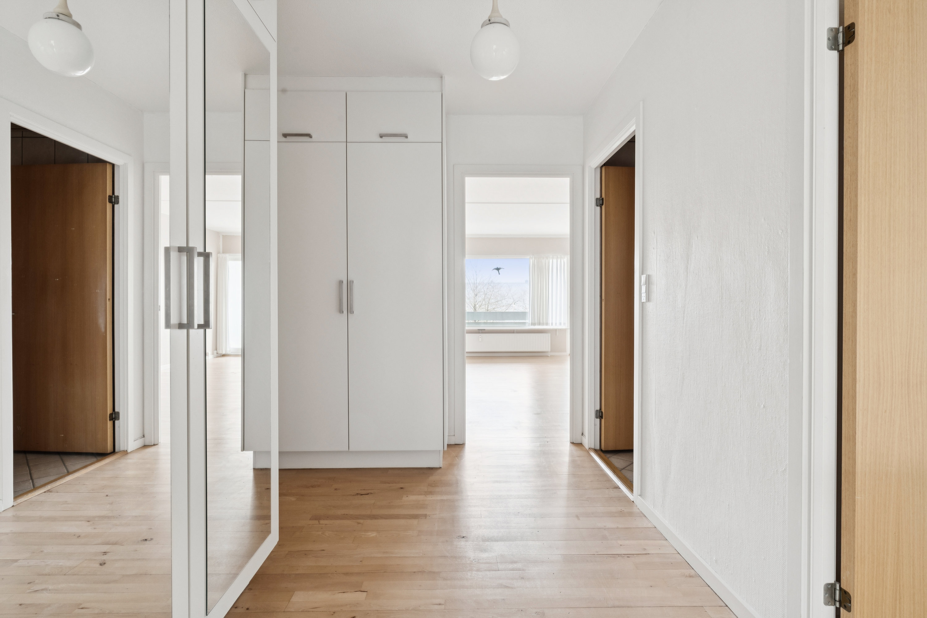 Fremhævet gang billede i fuldskærmstilstand. Billede af Beatesmindevej 91, 2. tv., 9210 Aalborg SØ