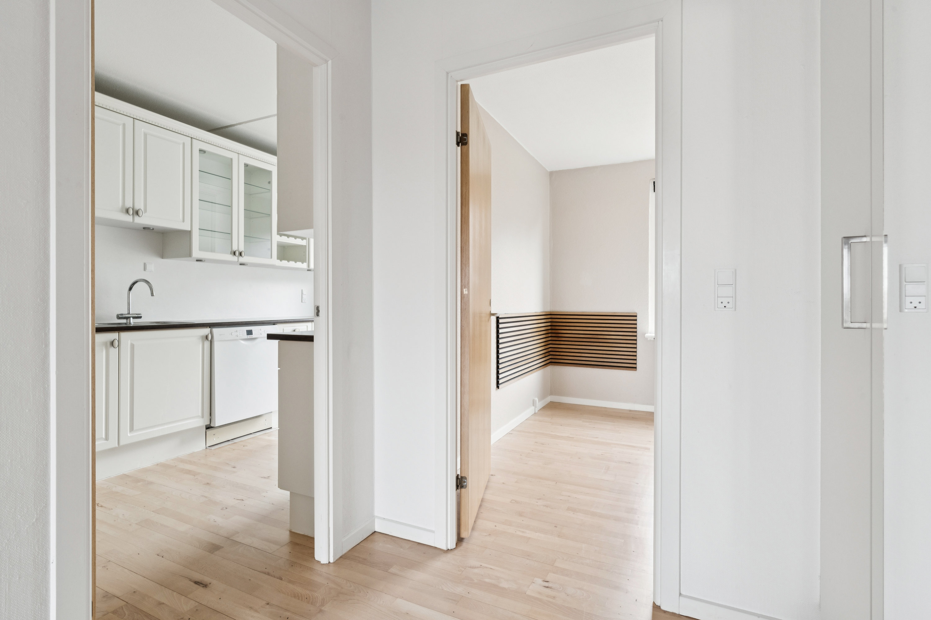 Fremhævet gang billede i fuldskærmstilstand. Billede af Beatesmindevej 91, 2. tv., 9210 Aalborg SØ