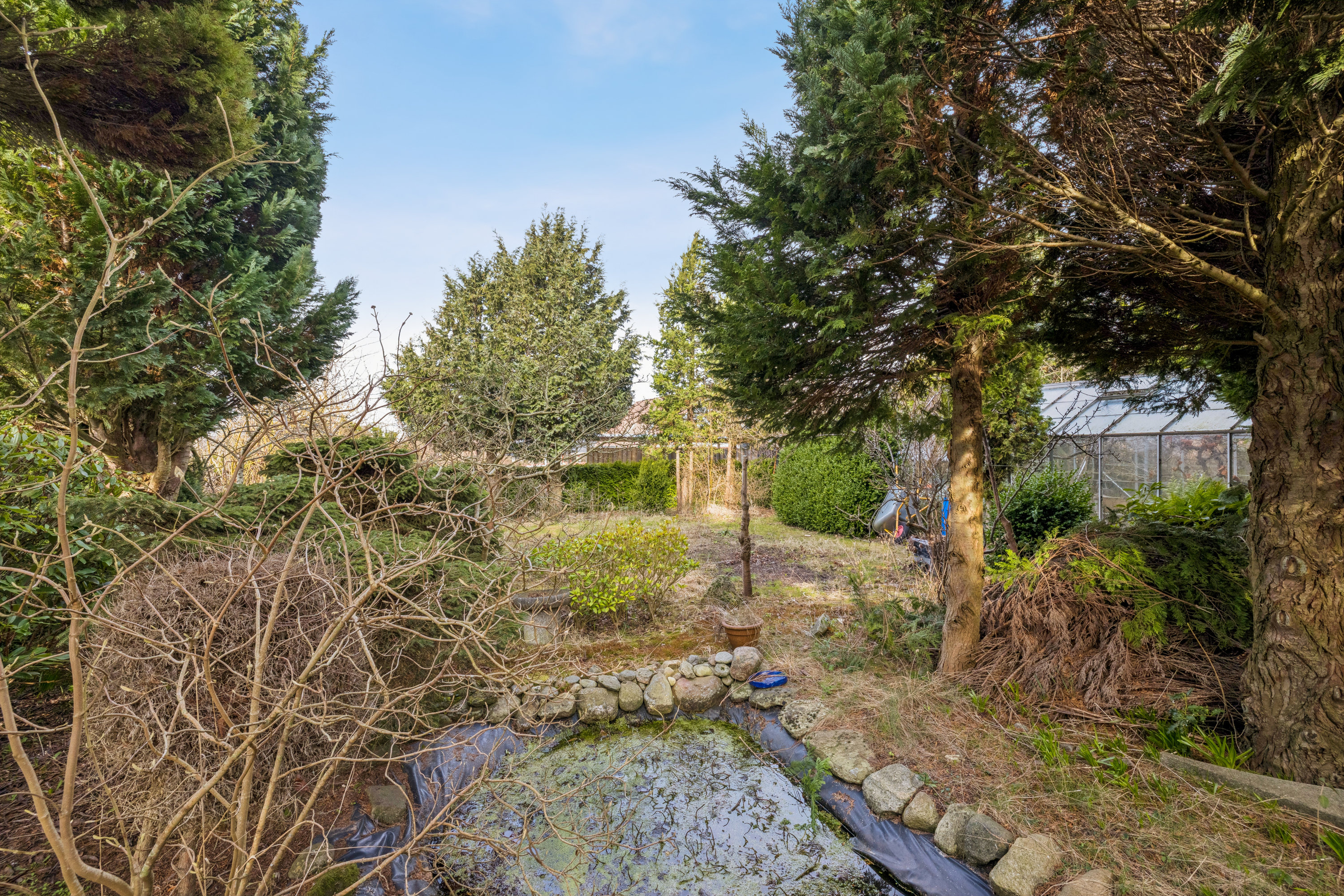 Fremhævet have billede i fuldskærmstilstand. Billede af Elmevej 9, 8550 Ryomgård