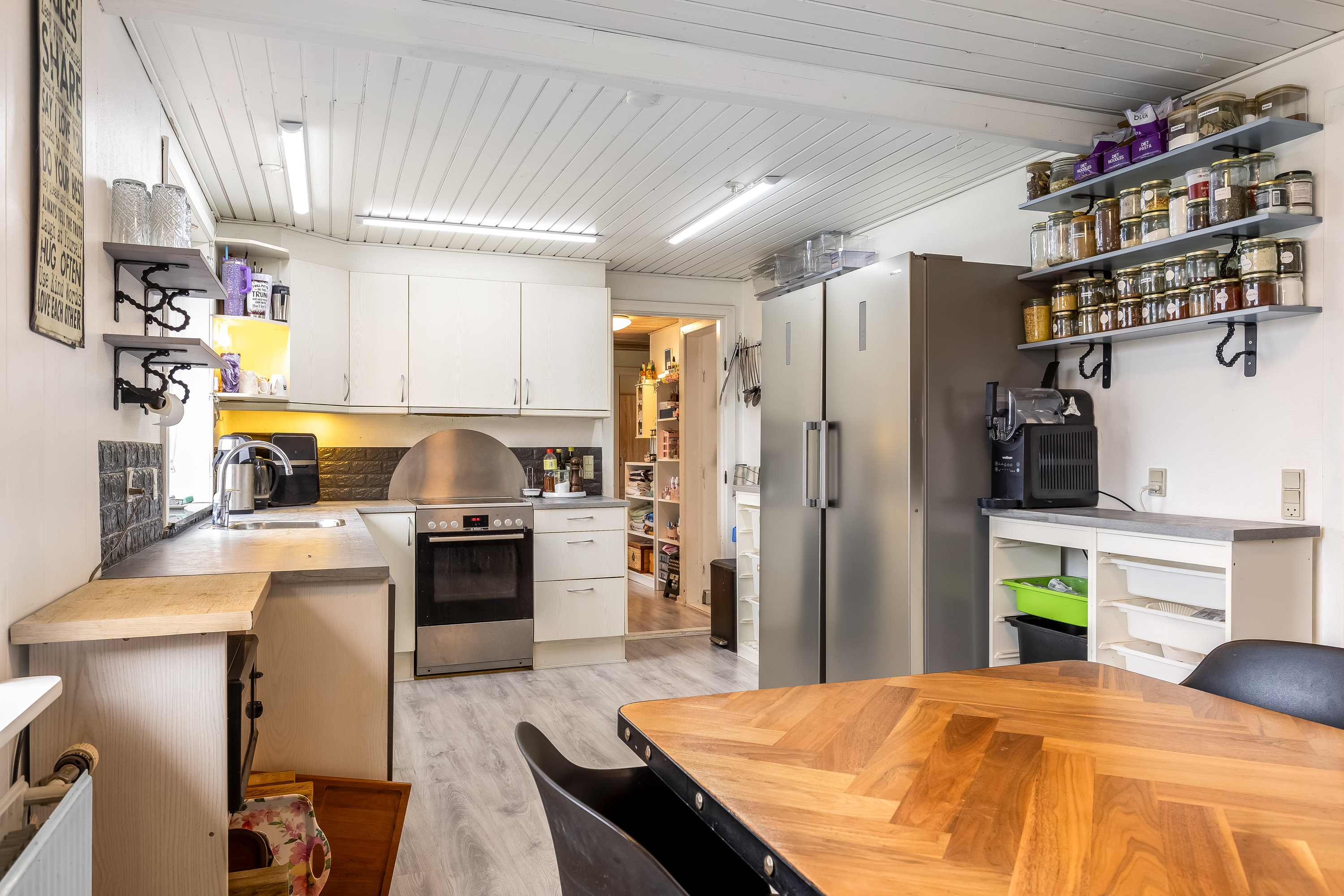 Fremhævet køkken billede i fuldskærmstilstand. Billede af Burkal Kirkevej 22, 6372 Bylderup-Bov