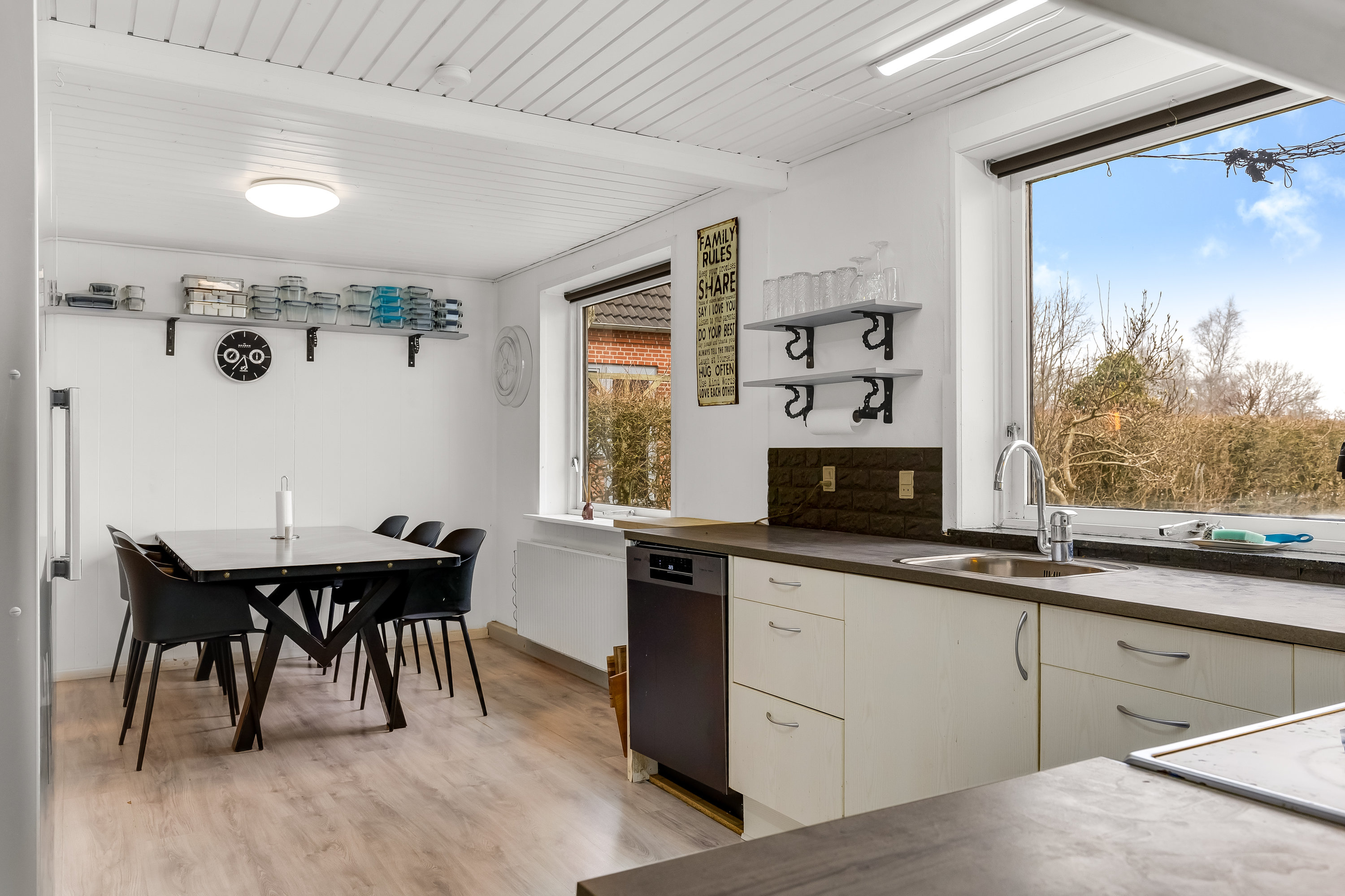 Fremhævet køkken billede i fuldskærmstilstand. Billede af Burkal Kirkevej 22, 6372 Bylderup-Bov