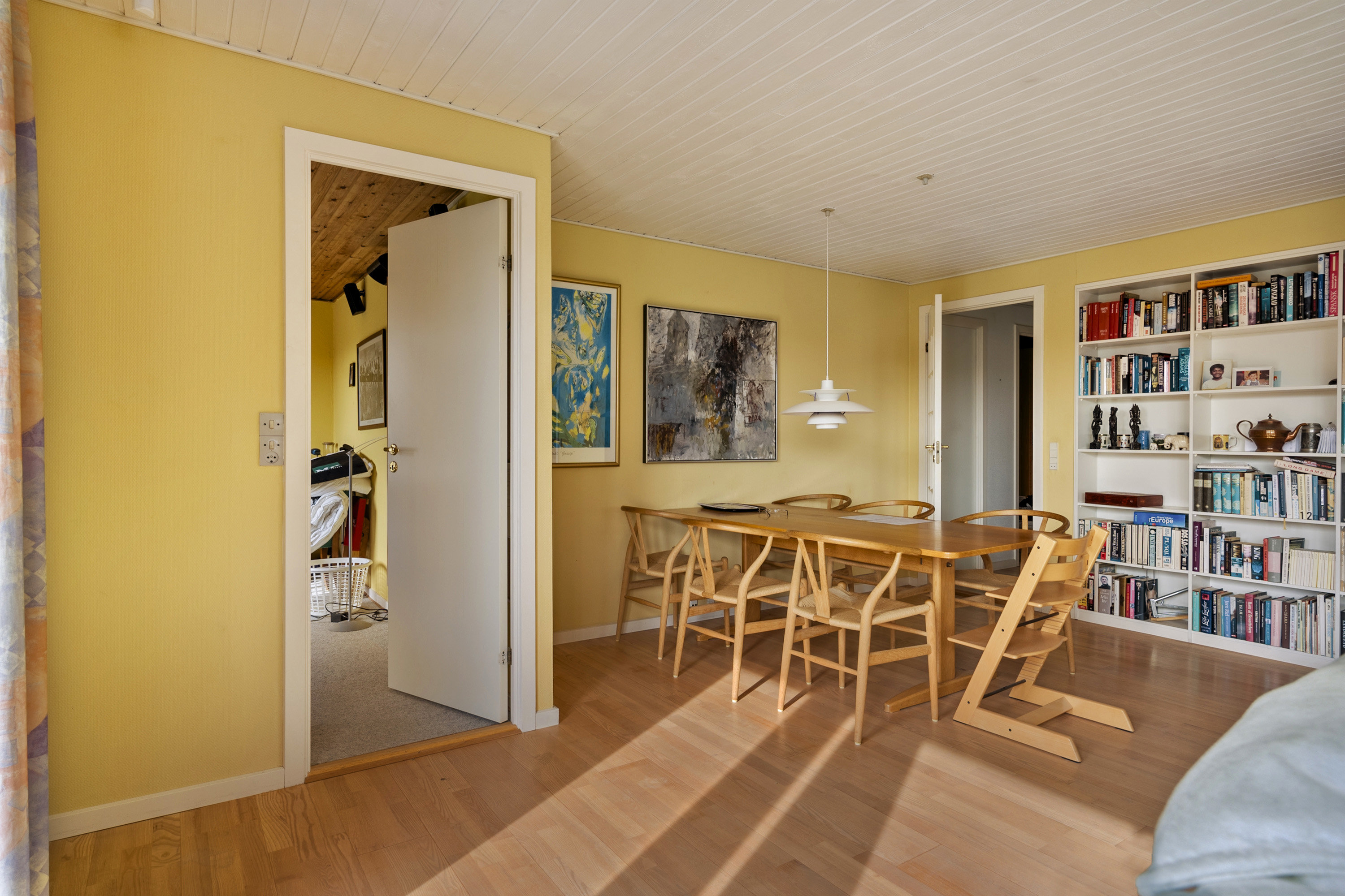 Fremhævet spisestue billede i fuldskærmstilstand. Billede af Fjordglimtsvej 21, 8700 Horsens