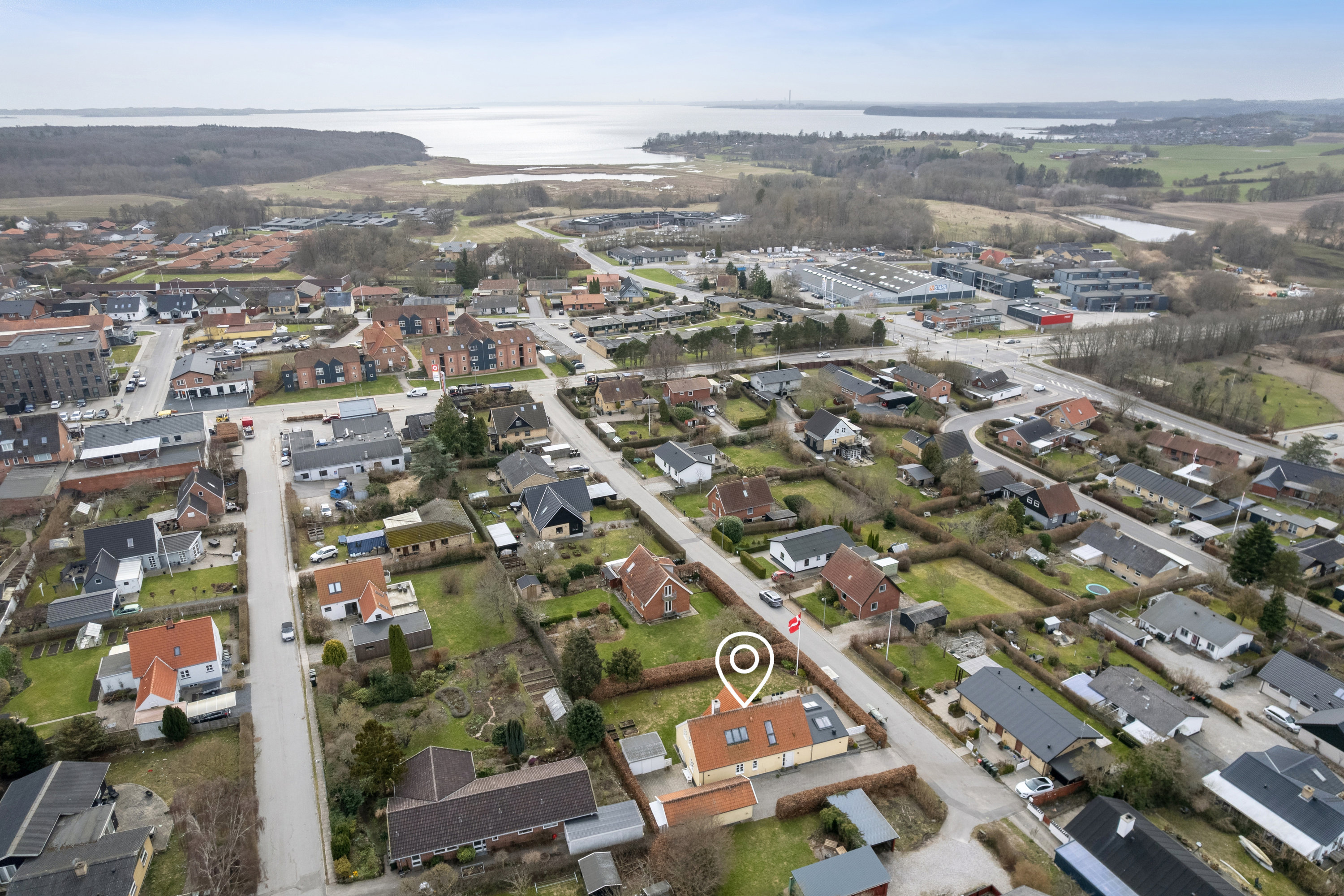 Fremhævet luftfoto billede i fuldskærmstilstand. Billede af Vibevej 8, 8410 Rønde