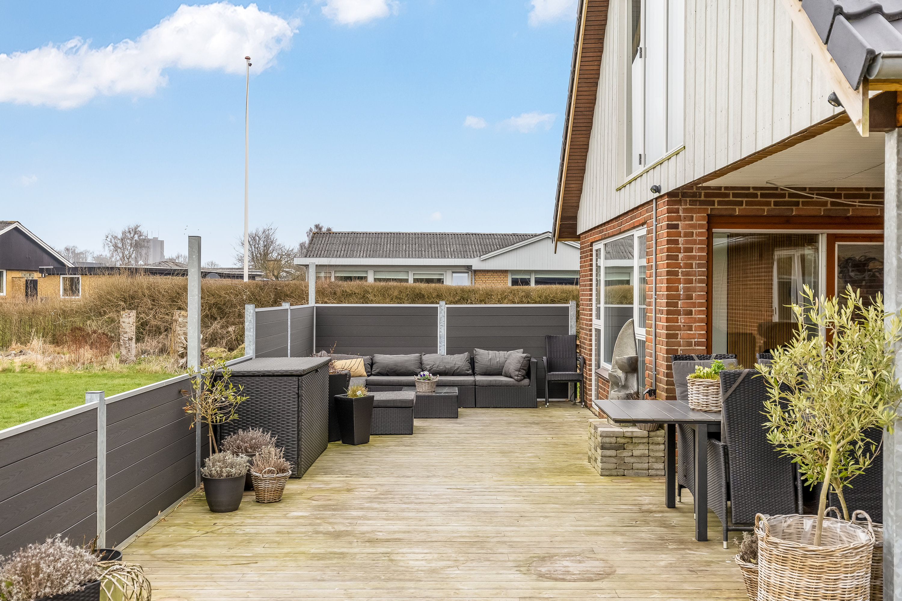 Fremhævet terrasse billede i fuldskærmstilstand. Billede af Åløkke 11, 6372 Bylderup-Bov