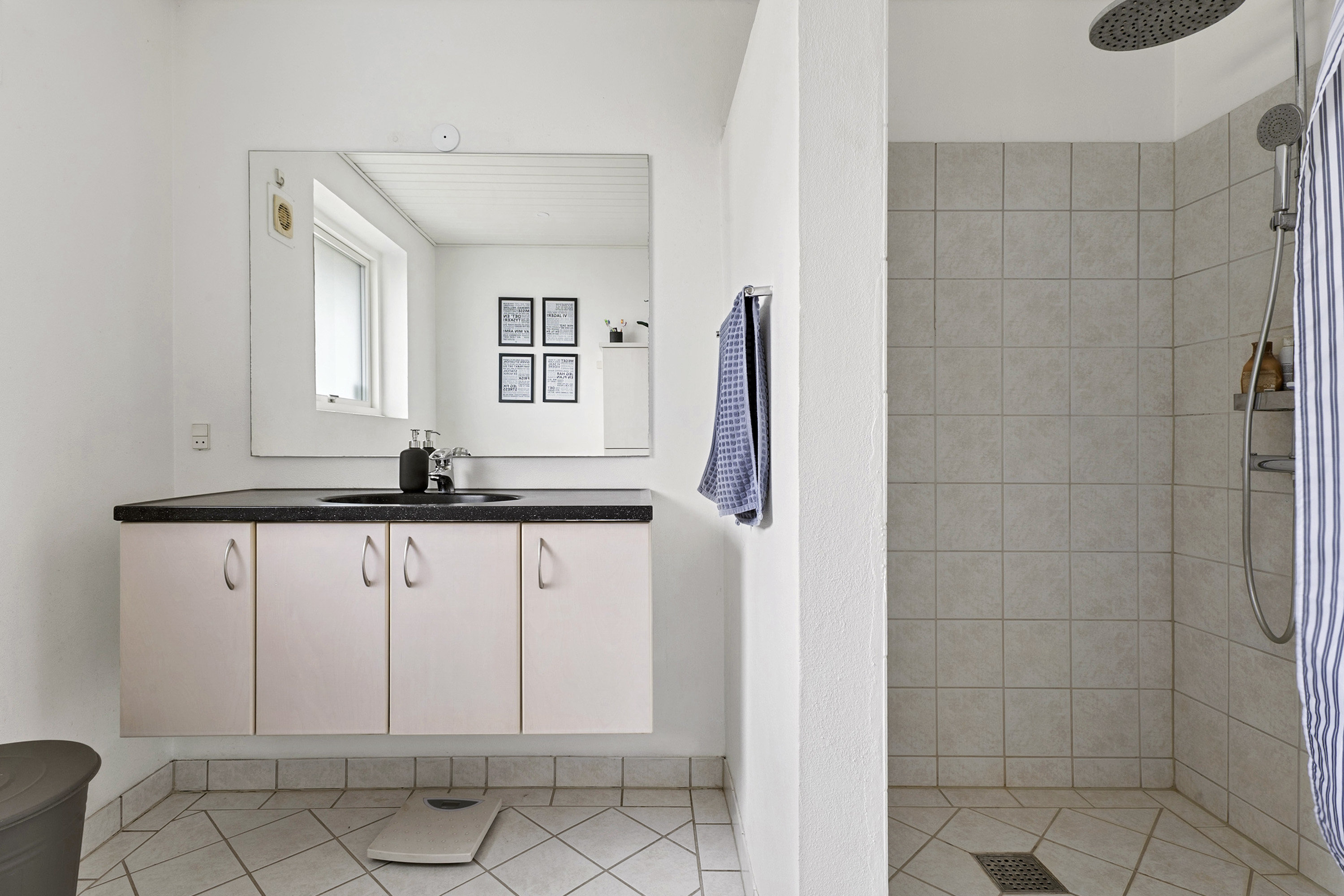 Fremhævet badeværelse billede i fuldskærmstilstand. Billede af Skjoldborgsvej 13, 7000 Fredericia