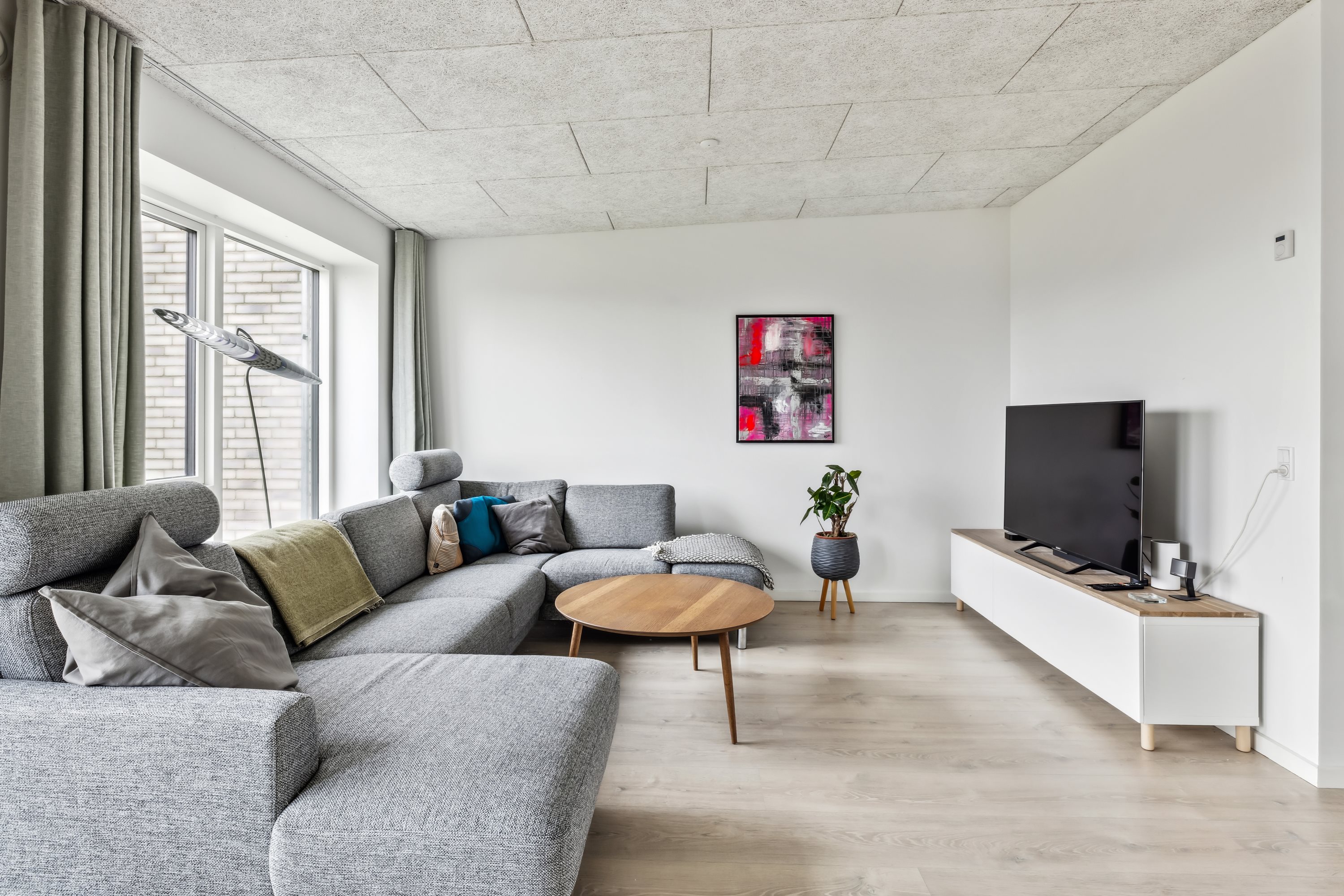 Fremhævet stue billede i fuldskærmstilstand. Billede af Baunehøjparken 24C, 8410 Rønde